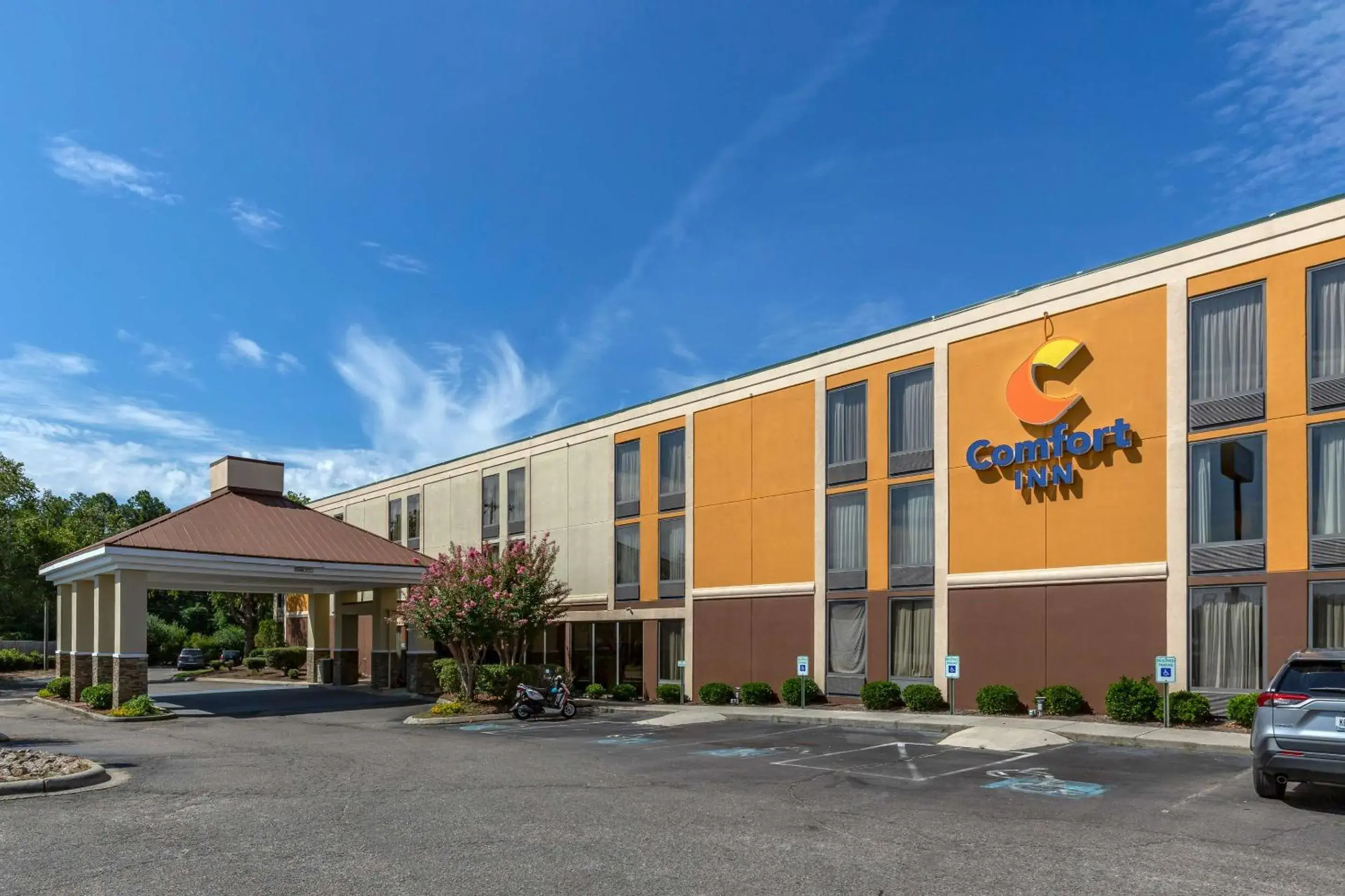 Property building in Comfort Inn Laurinburg Property building in Comfort Inn Laurinburg
