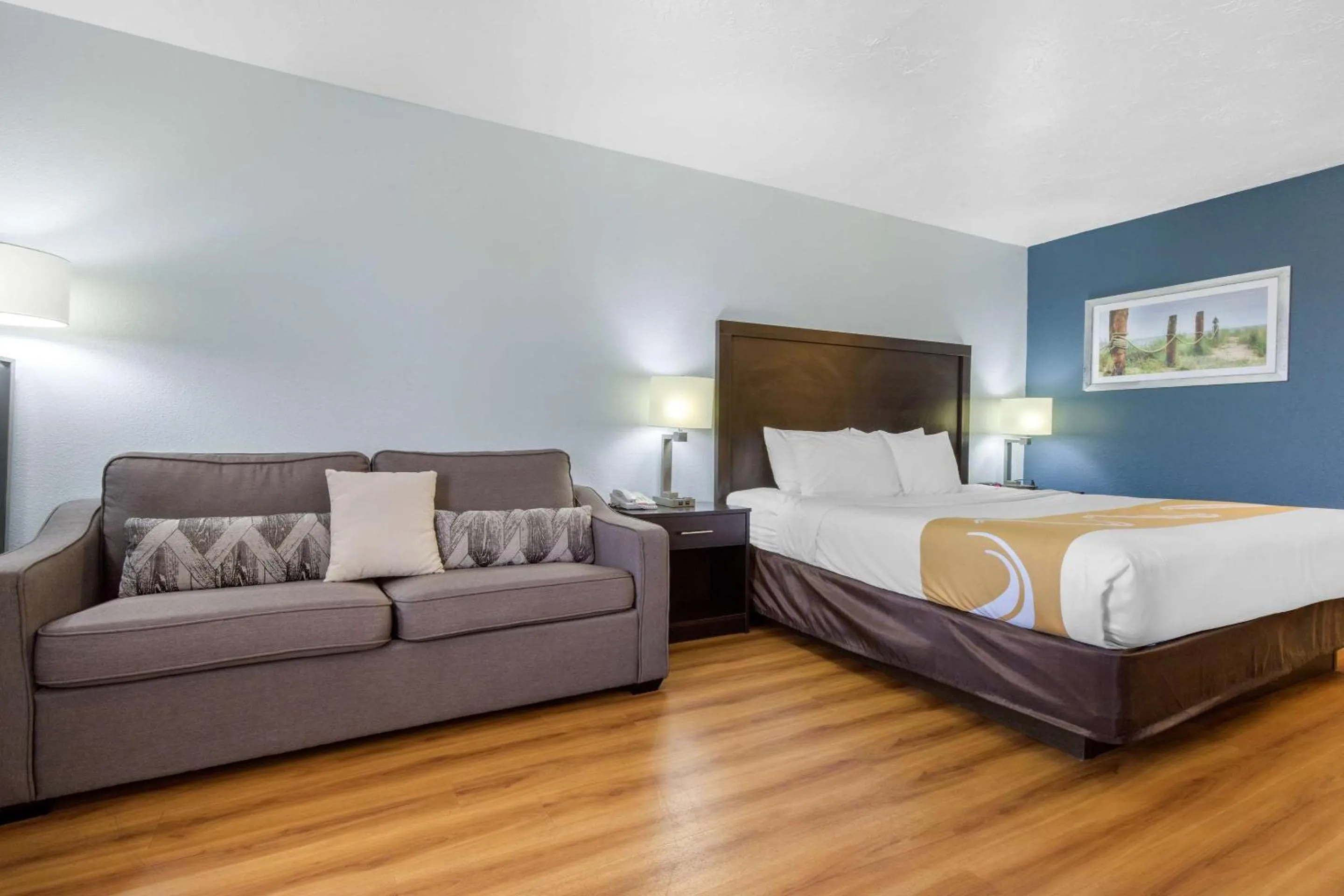 Bedroom in Quality Inn Carolina Oceanfront