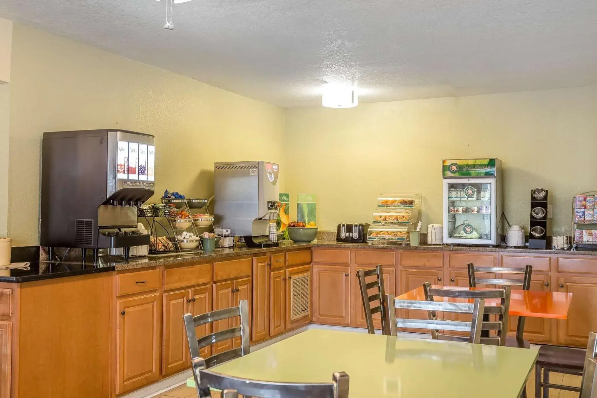 Breakfast in Quality Inn Carolina Oceanfront Breakfast in Quality Inn Carolina Oceanfront