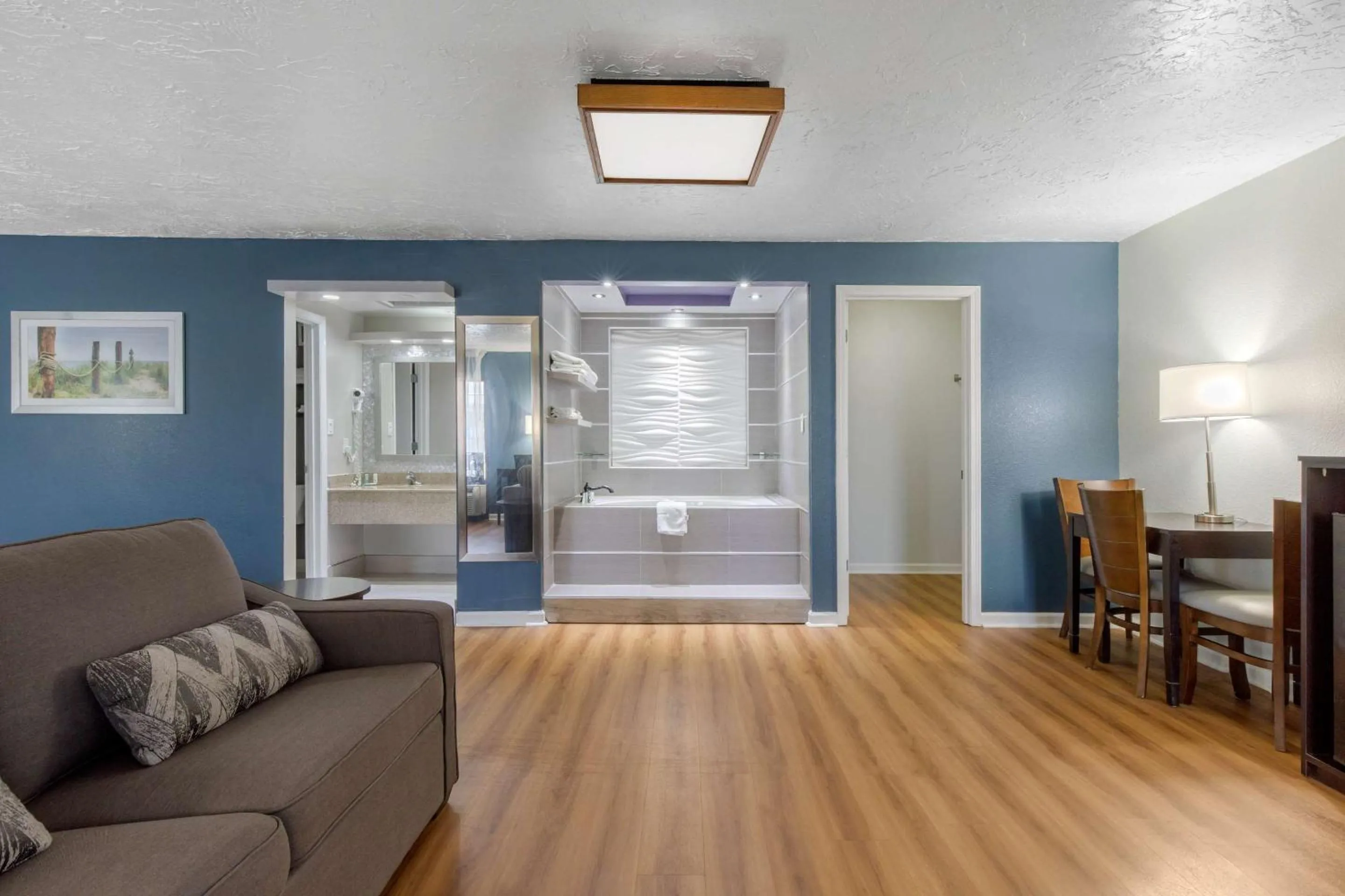 Bedroom in Quality Inn Carolina Oceanfront