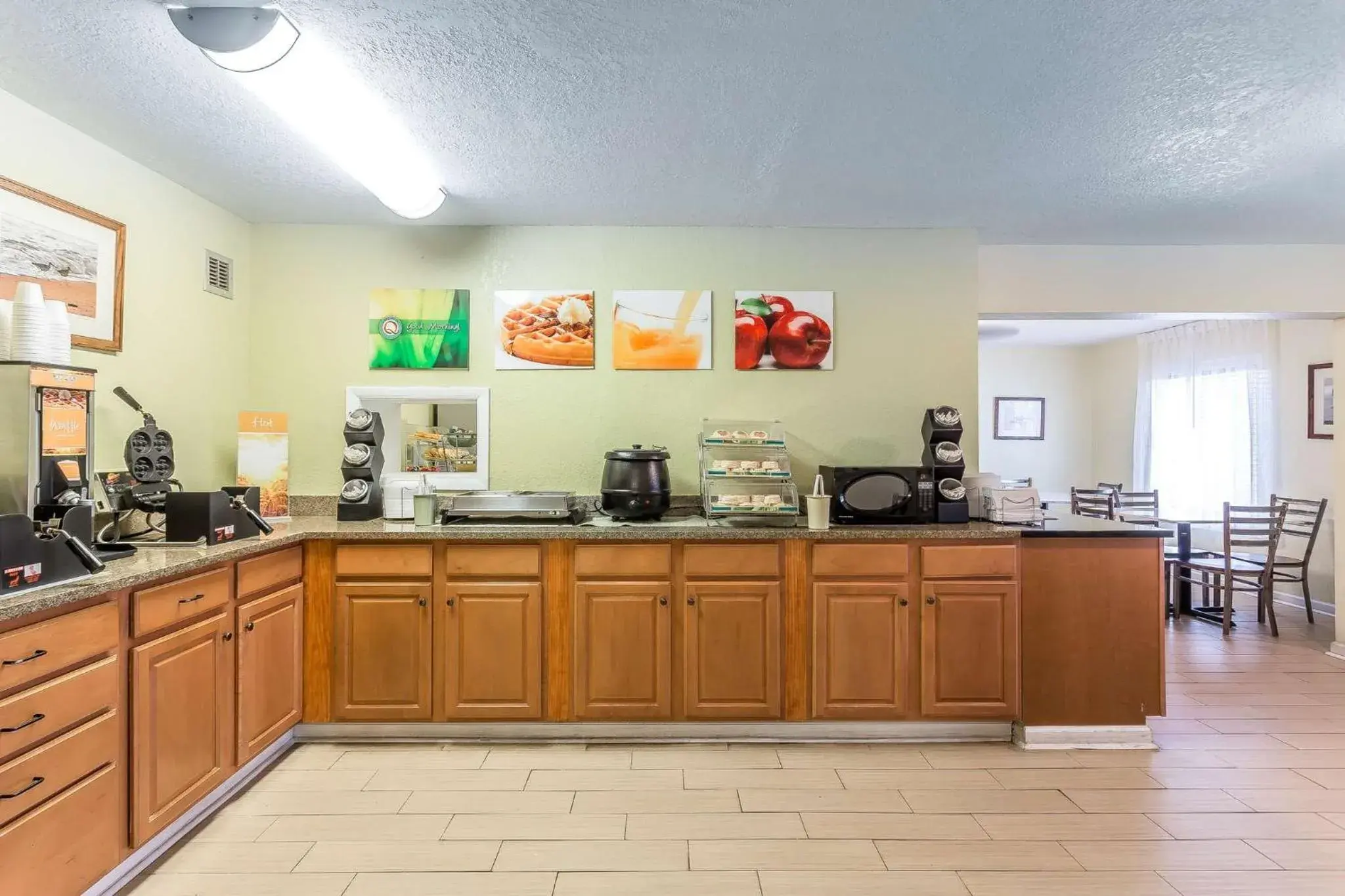 Breakfast in Quality Inn Carolina Oceanfront Breakfast in Quality Inn Carolina Oceanfront