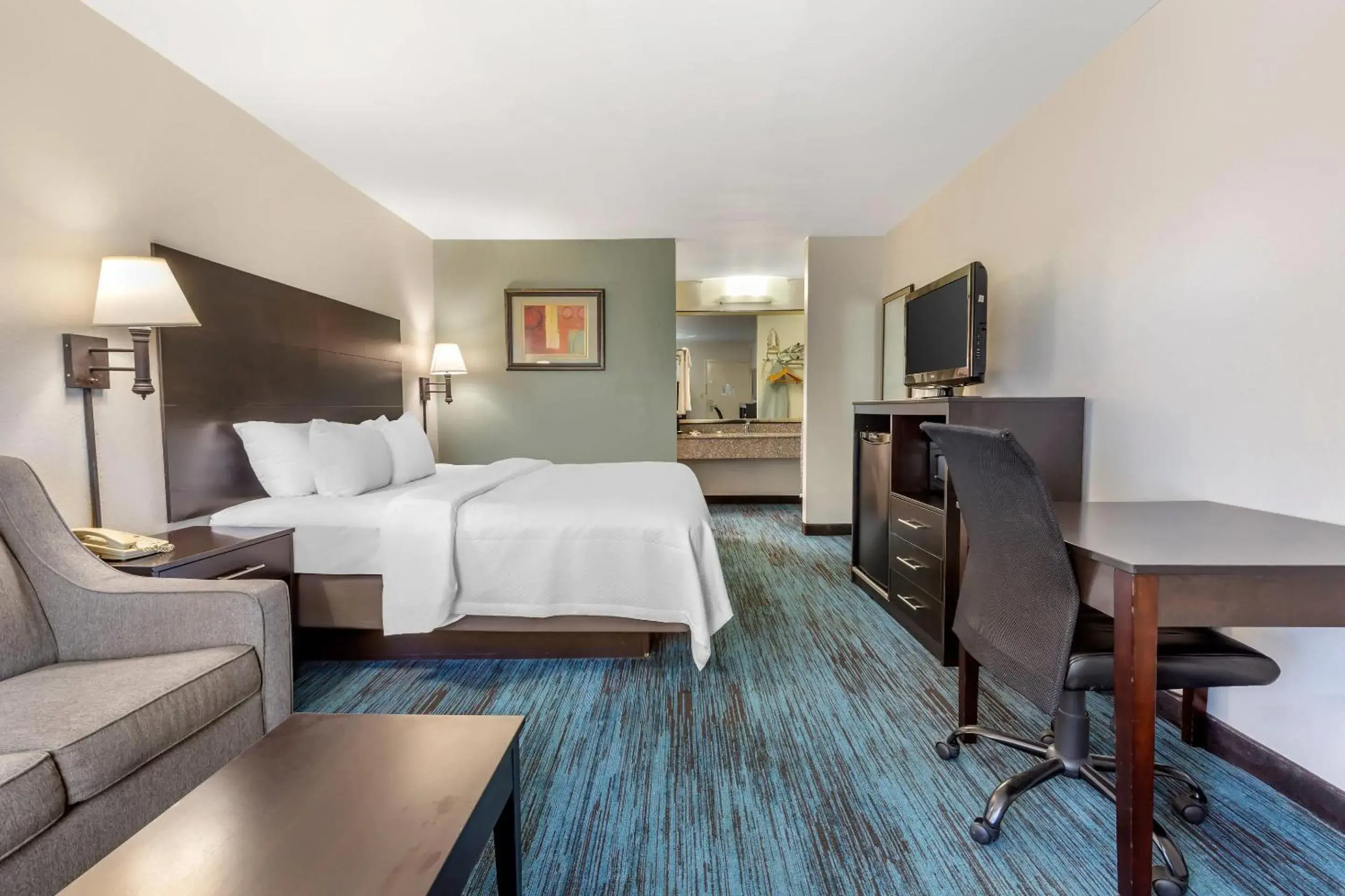 Bedroom, Bed in Quality Inn Mount Airy Mayberry Bedroom, Bed in Quality Inn Mount Airy Mayberry