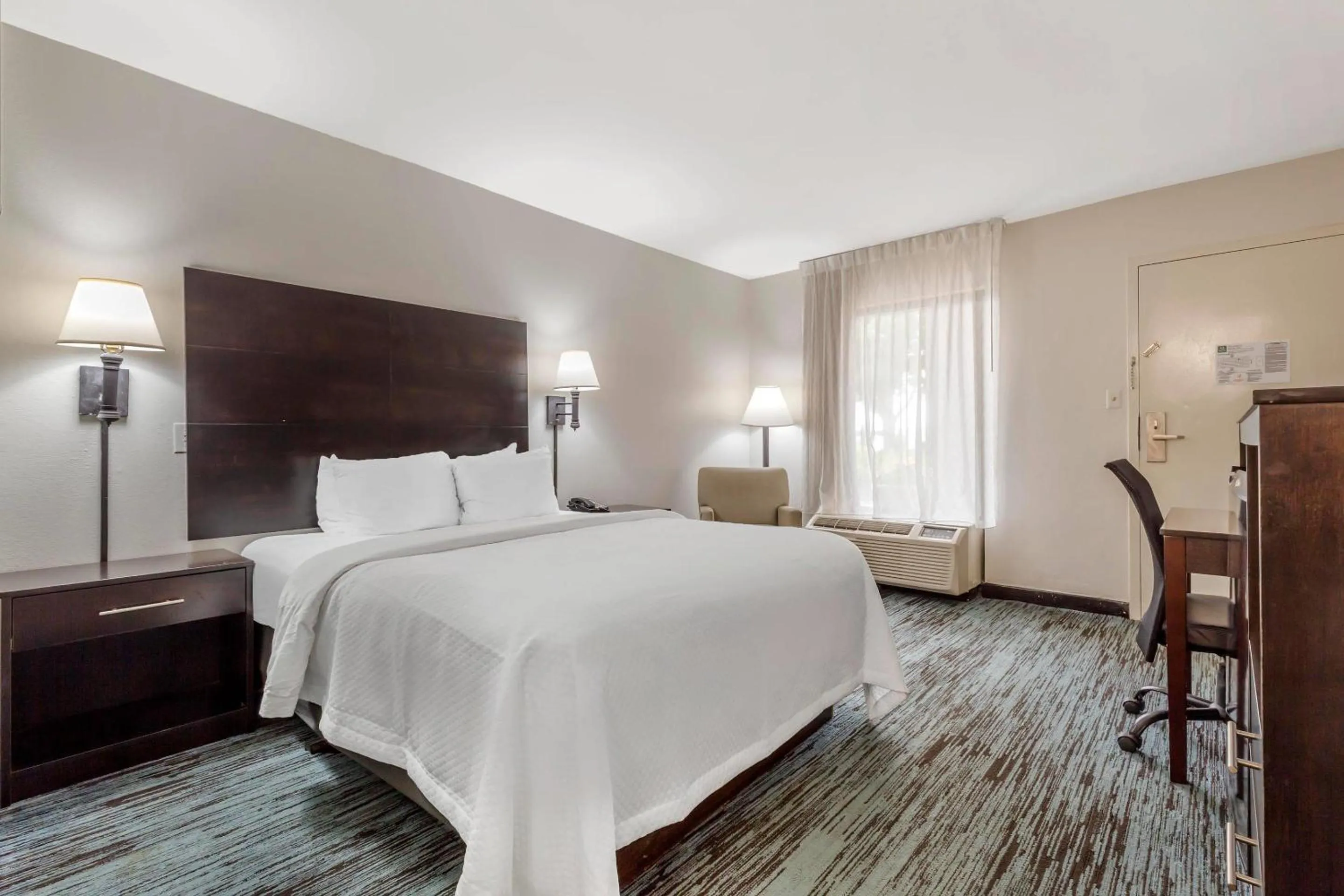 Bedroom, Bed in Quality Inn Mount Airy Mayberry