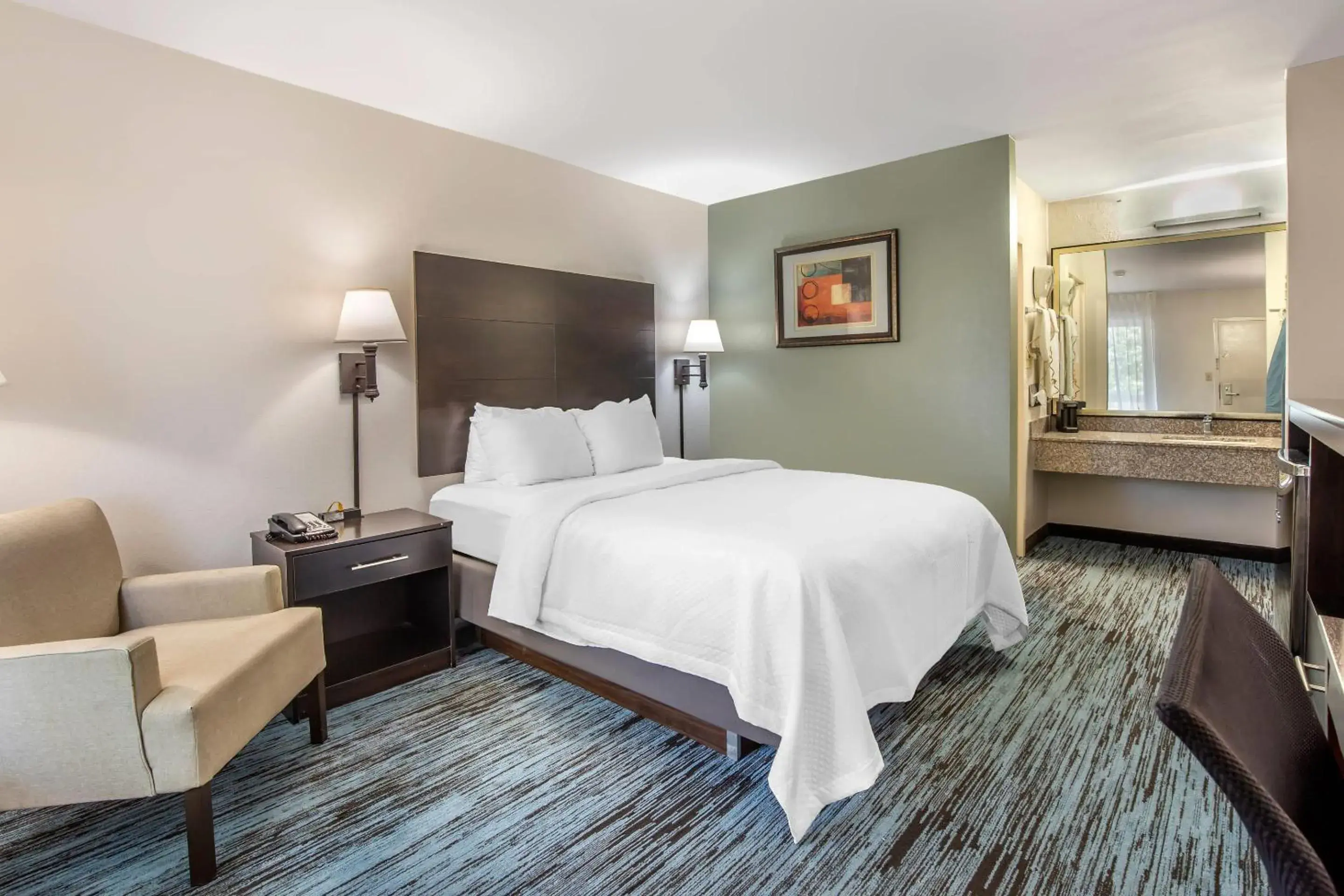 Bedroom, Bed in Quality Inn Mount Airy Mayberry Bedroom, Bed in Quality Inn Mount Airy Mayberry