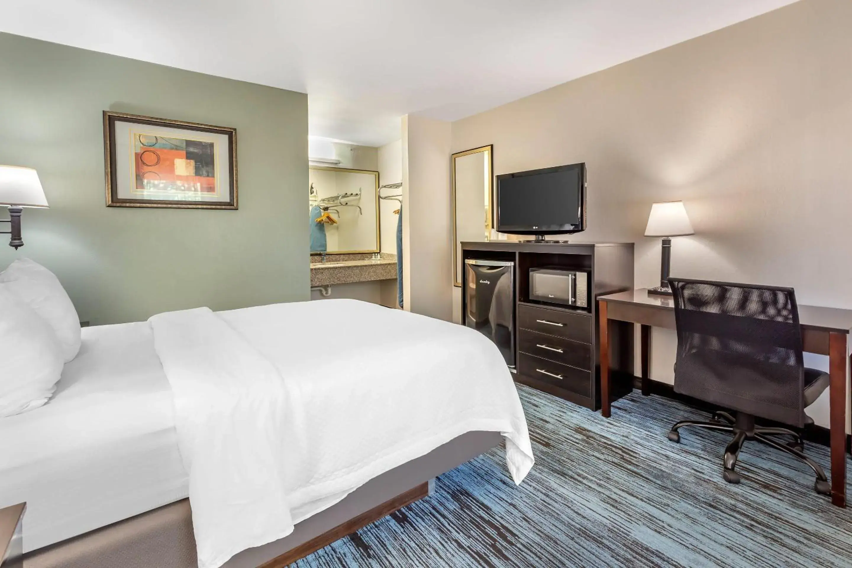 Bedroom, Bed in Quality Inn Mount Airy Mayberry Bedroom, Bed in Quality Inn Mount Airy Mayberry