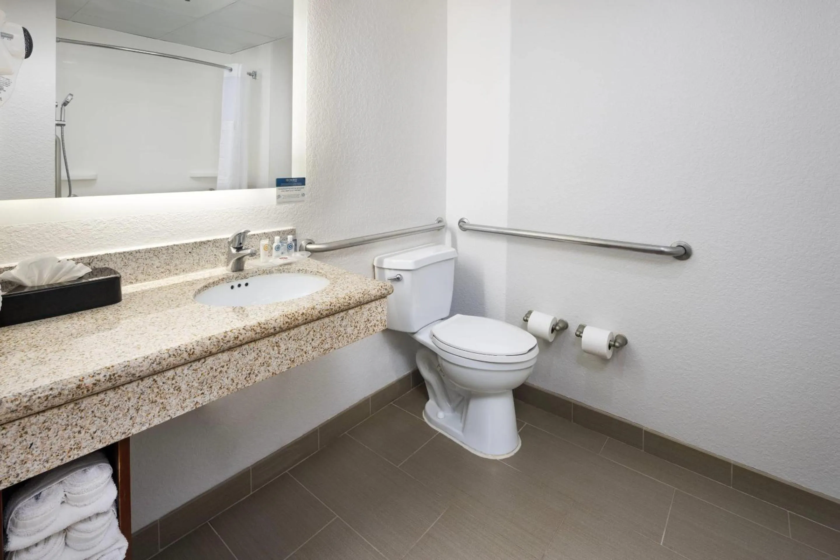 Bedroom in Comfort Suites Outlet Center