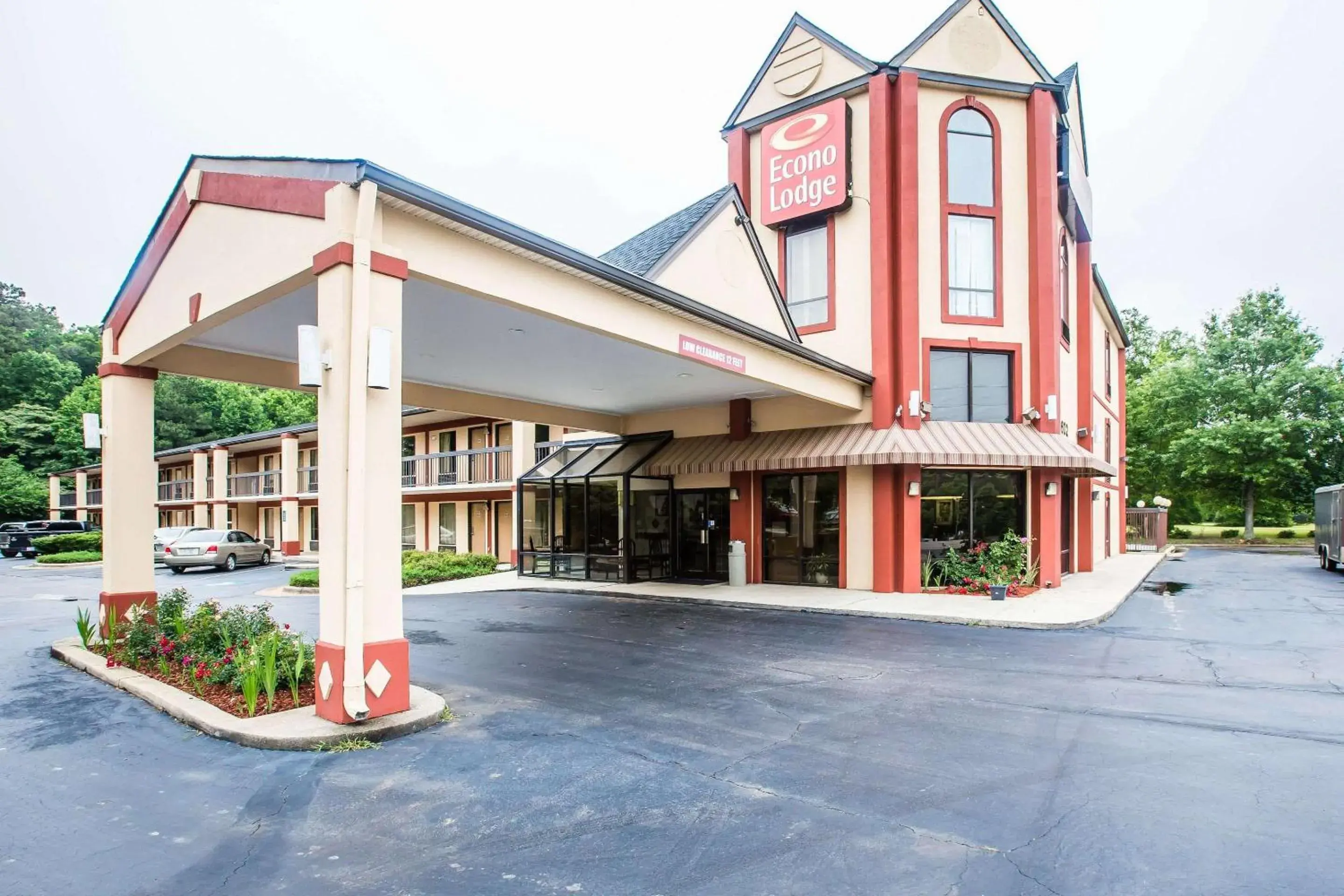 Property building in Econo Lodge Garner - Raleigh Property building in Econo Lodge Garner - Raleigh