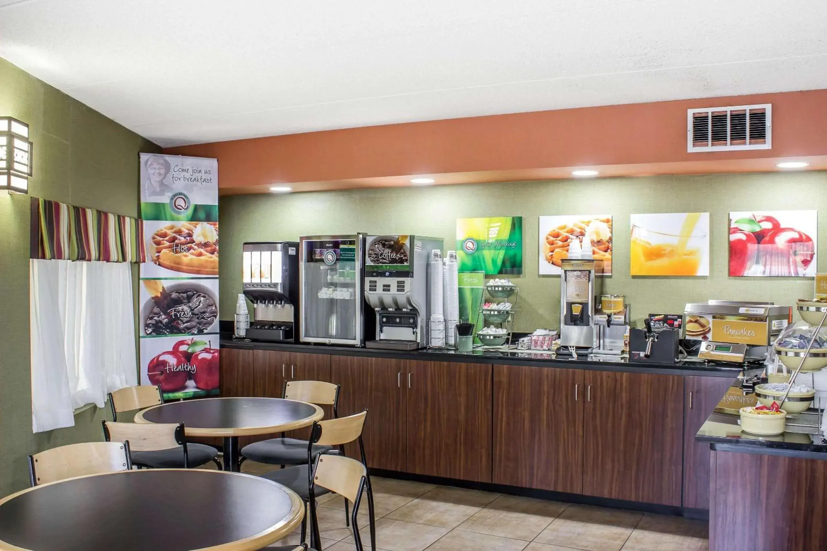 Breakfast in Quality Inn Selma - Smithfield Breakfast in Quality Inn Selma - Smithfield