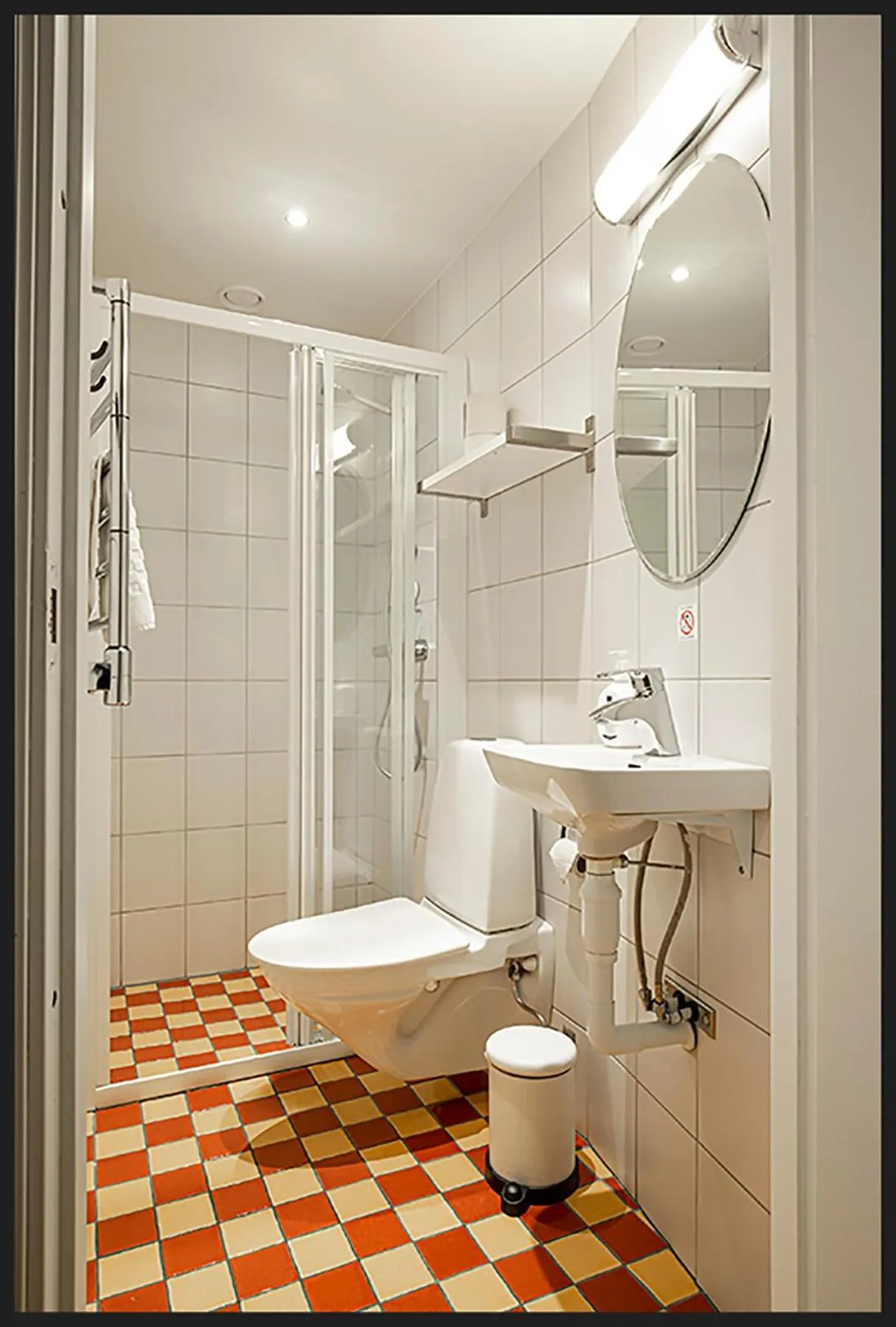 Shower in Continental Apartment Hotel Helsingborg