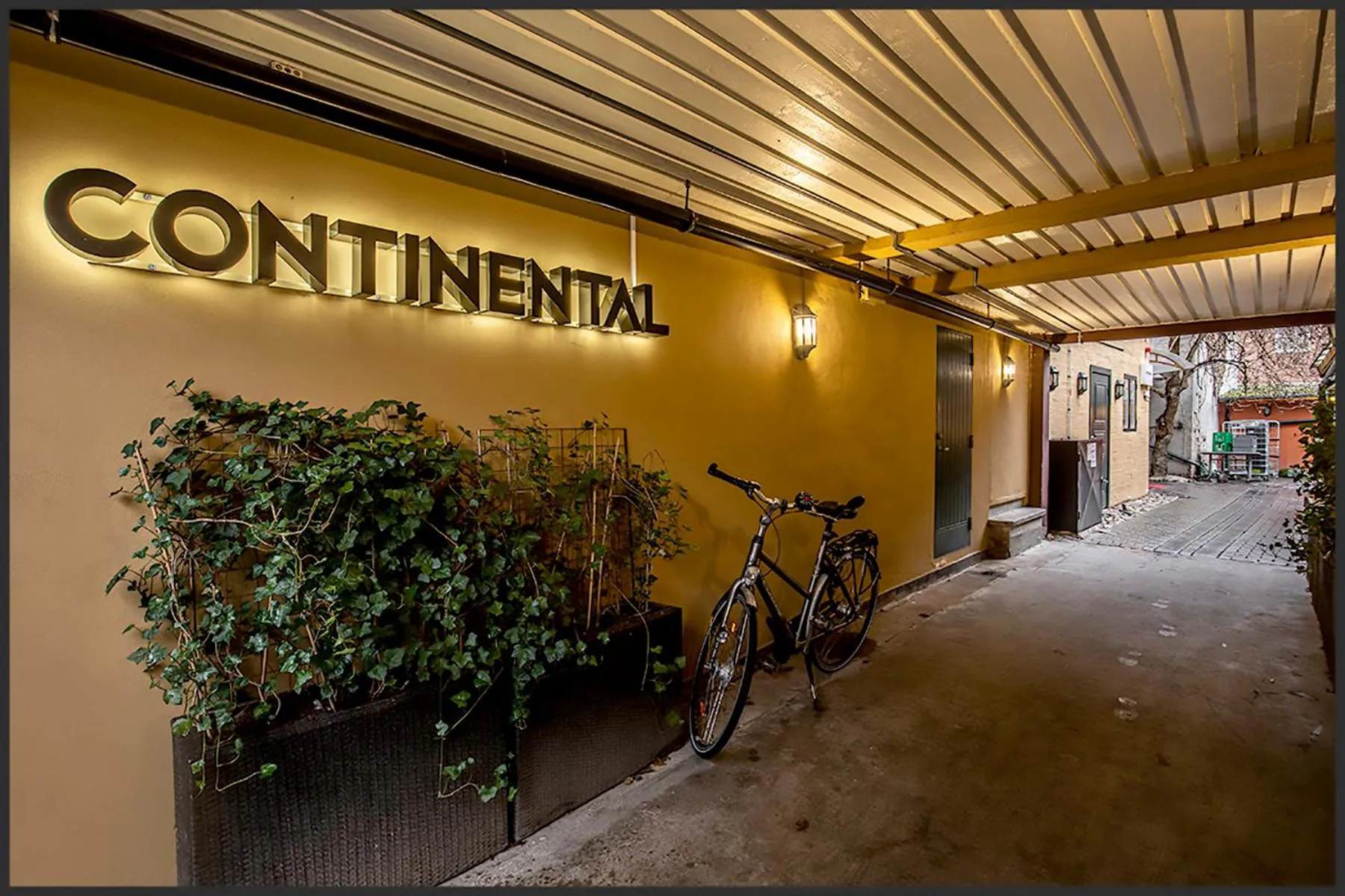 Facade/entrance in Continental Apartment Hotel Helsingborg