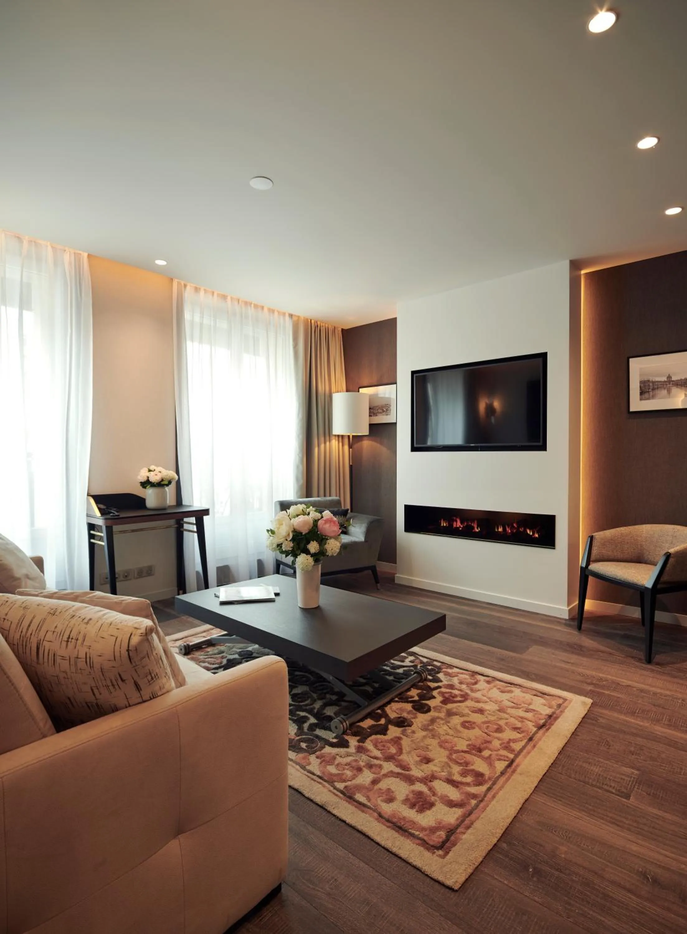 TV and multimedia in Hôtel Roi de Sicile - Rivoli