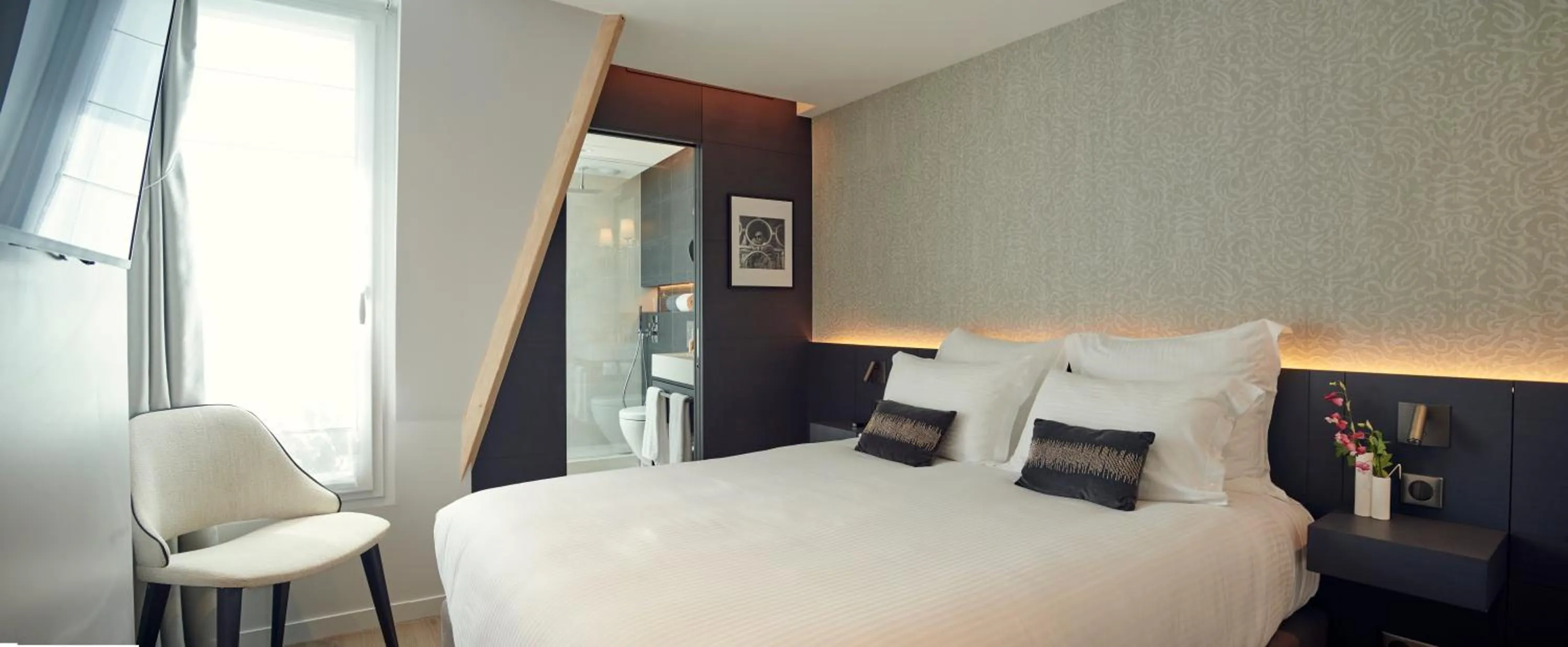 TV and multimedia, Bed in Hôtel Roi de Sicile - Rivoli