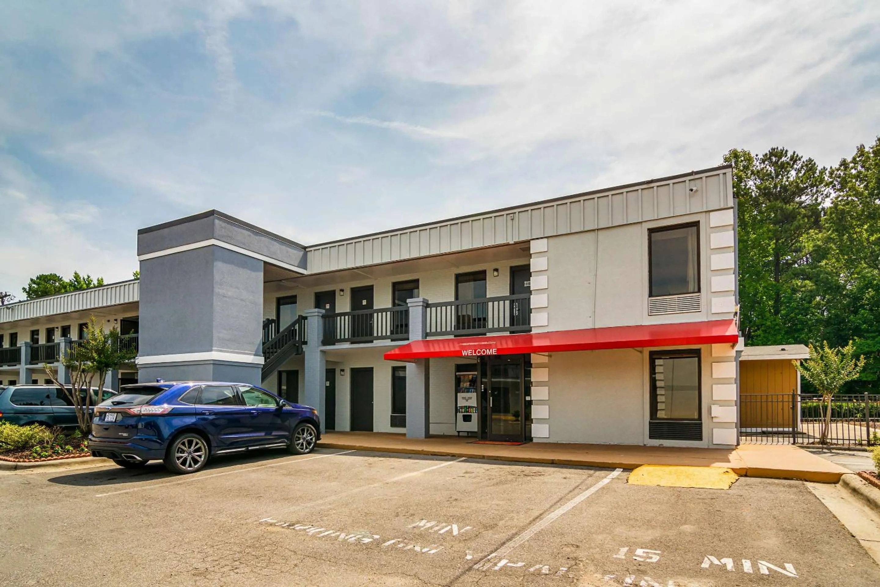 Property building in Econo Lodge Research Triangle Park