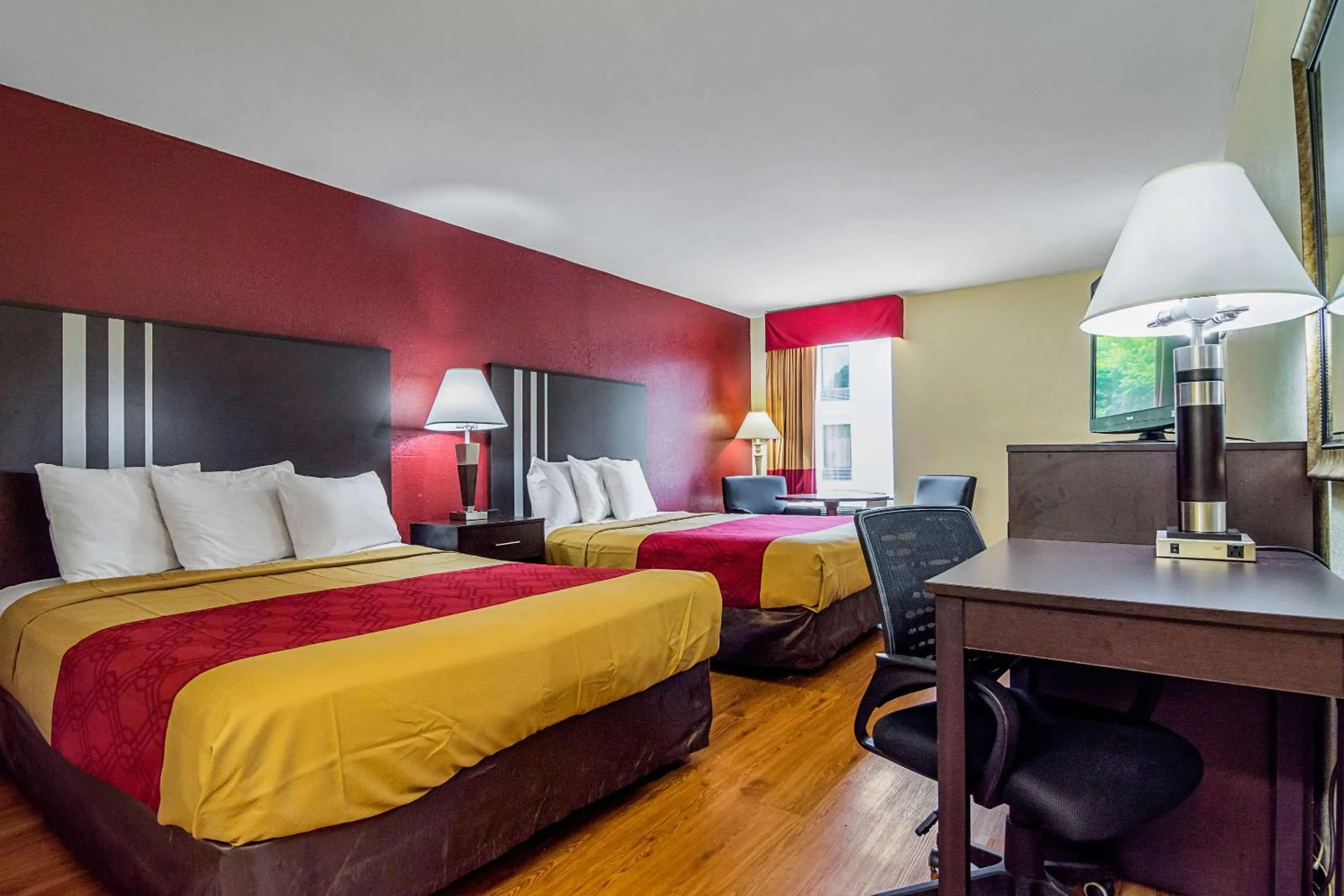Bedroom, Bed in Econo Lodge Research Triangle Park