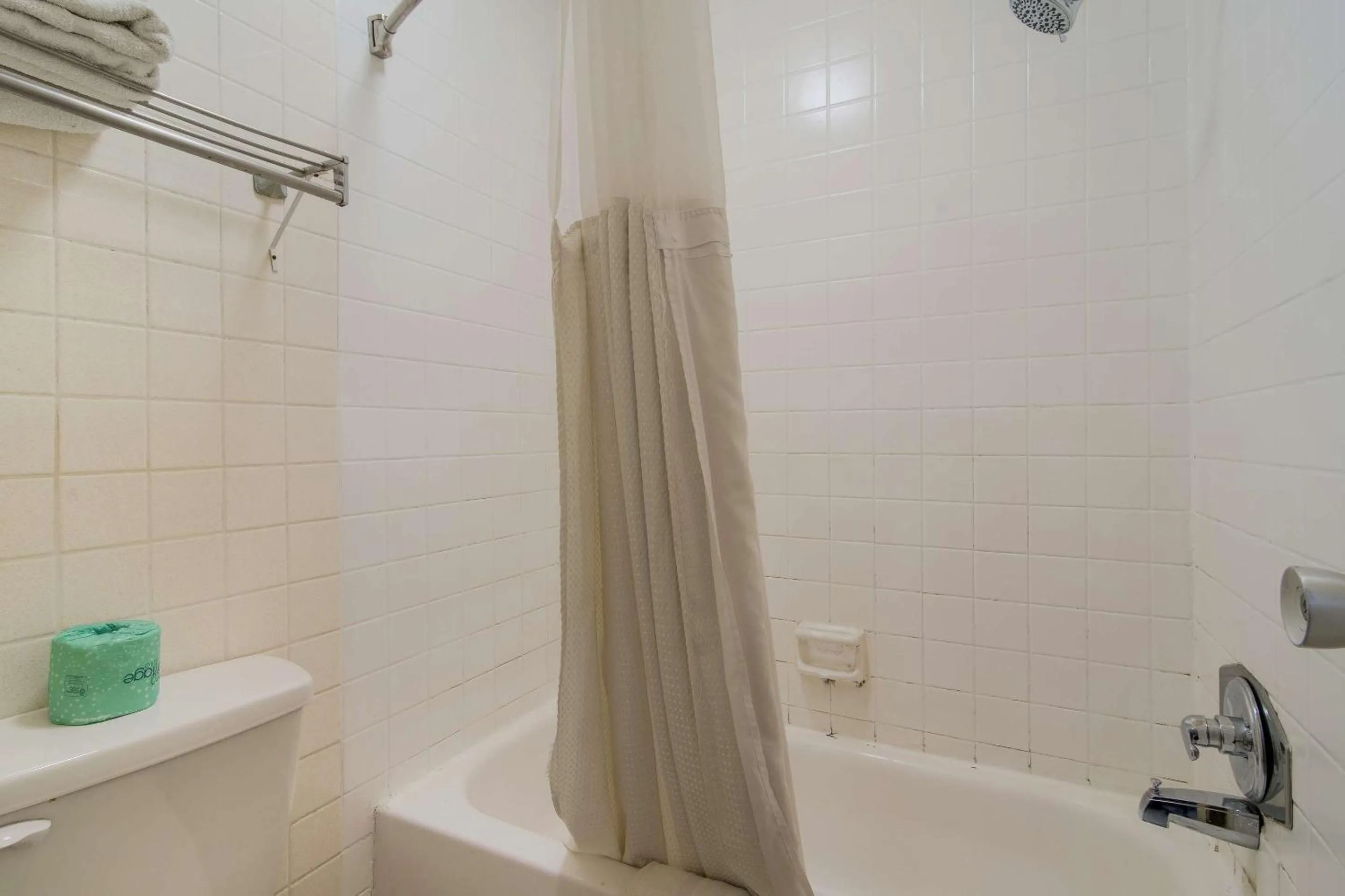 Bedroom in Econo Lodge Goldsboro Hwy 70