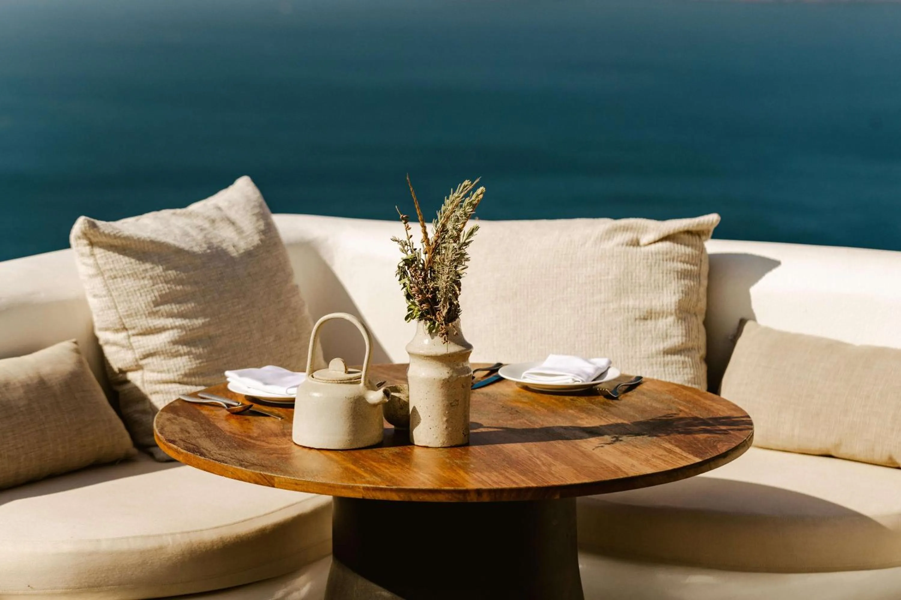 Restaurant/places to eat in Nobu Hotel Santorini