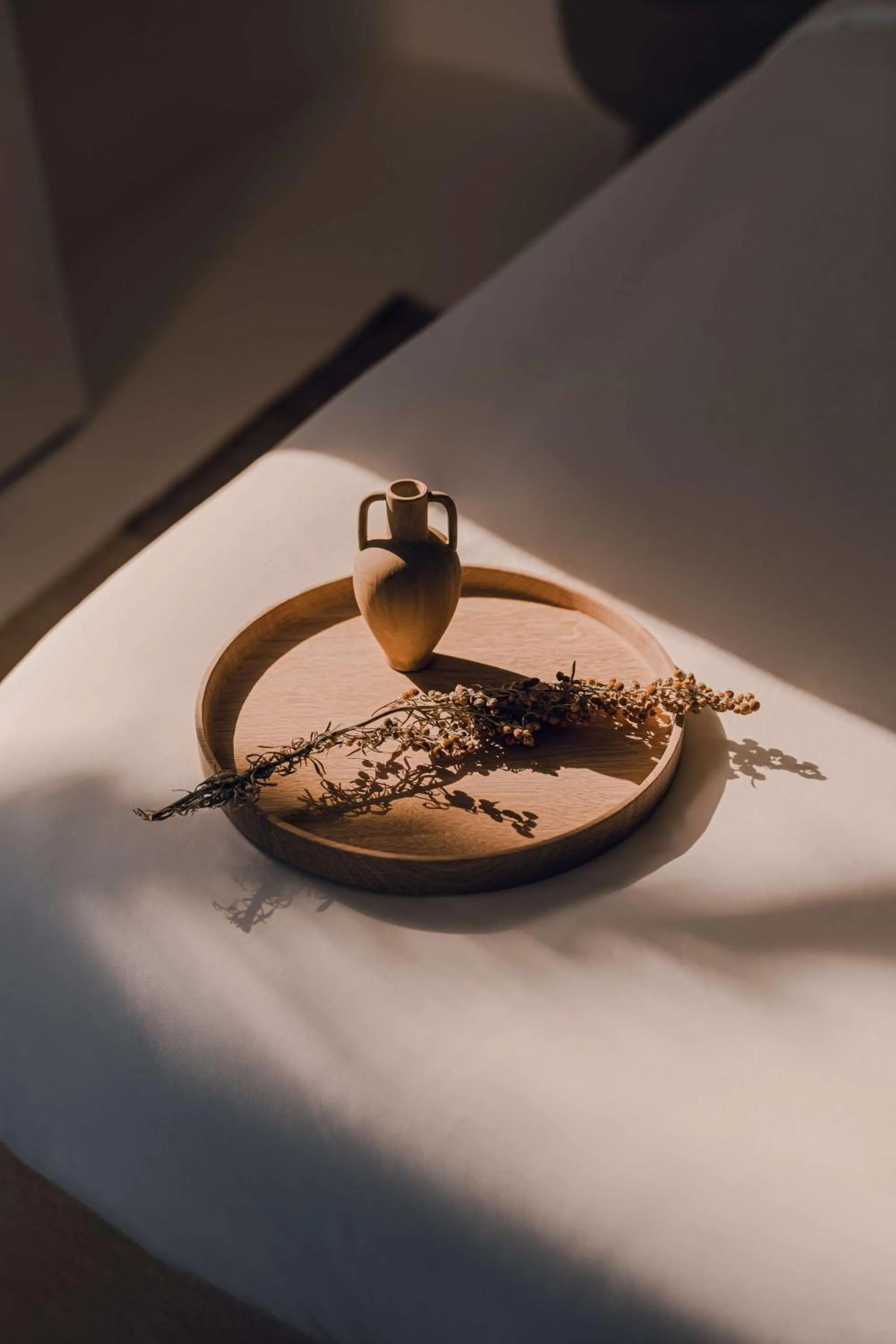 Photo of the whole room in Nobu Hotel Santorini