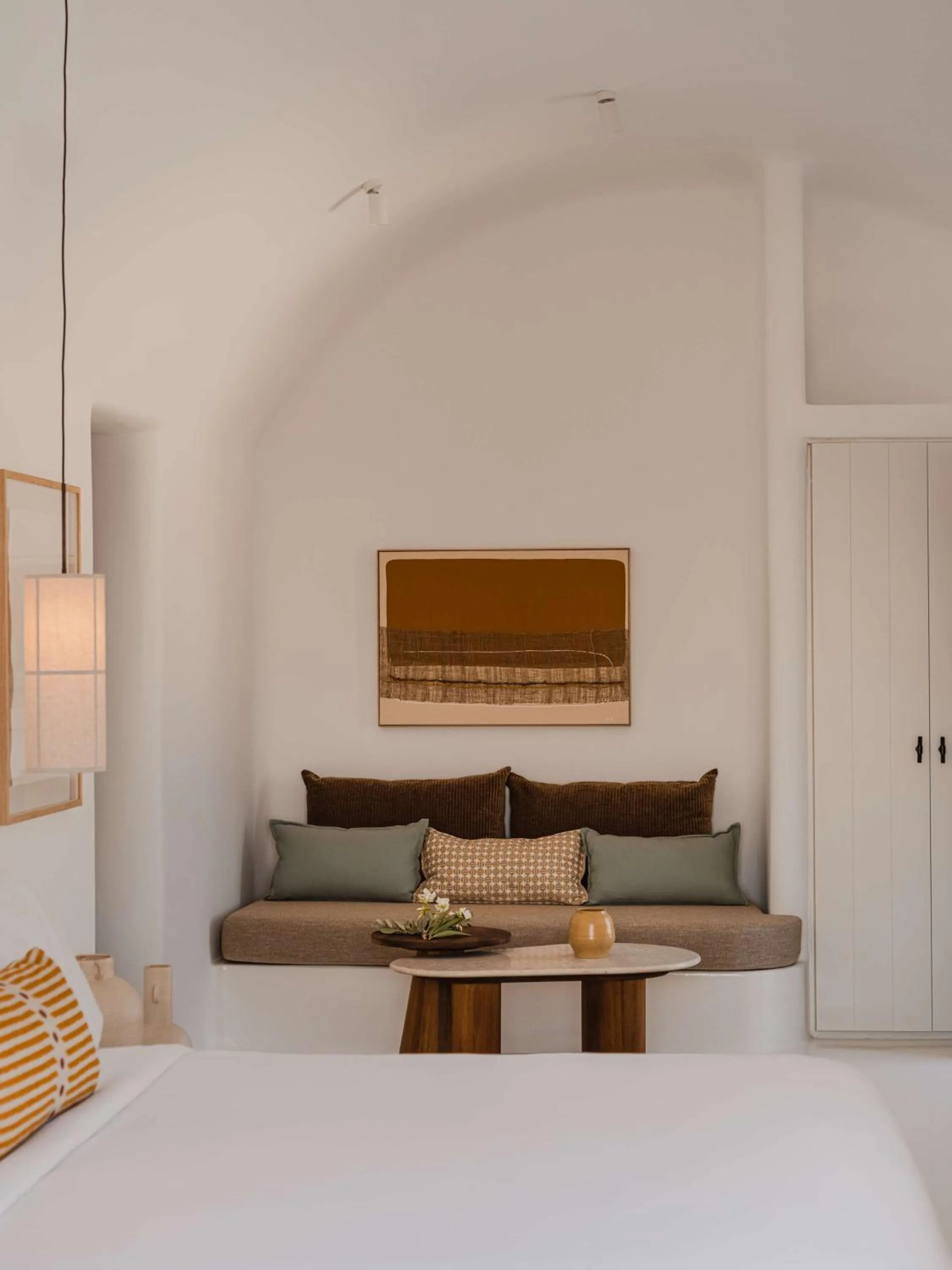 Photo of the whole room in Nobu Hotel Santorini