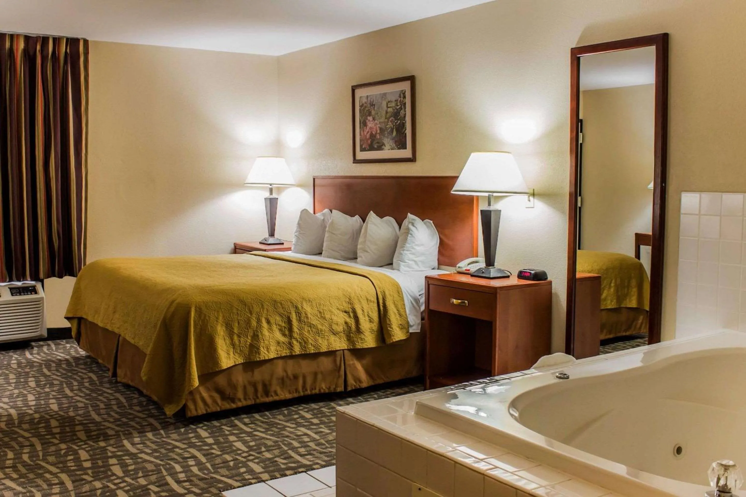 Bedroom, Bed in Quality Inn Kinston Hwy 70