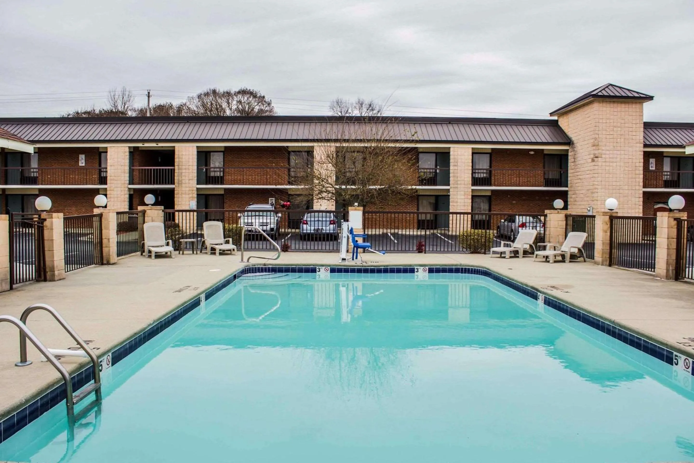 Pool view in Quality Inn Kinston Hwy 70