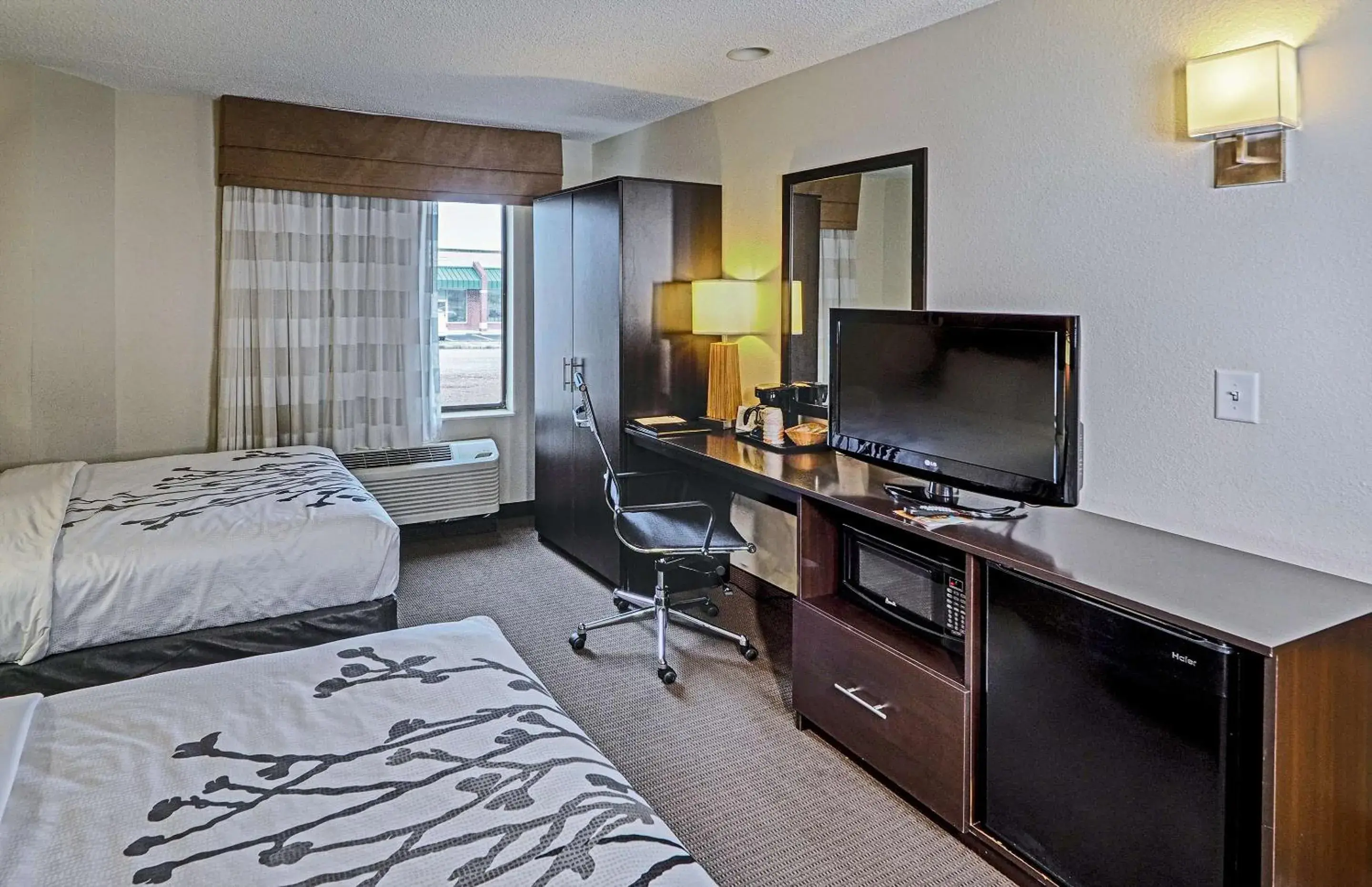 Bedroom, Bed in Sleep Inn & Suites Spring Lake - Fayetteville Near Fort Liberty Bedroom, Bed in Sleep Inn & Suites Spring Lake - Fayetteville Near Fort Liberty