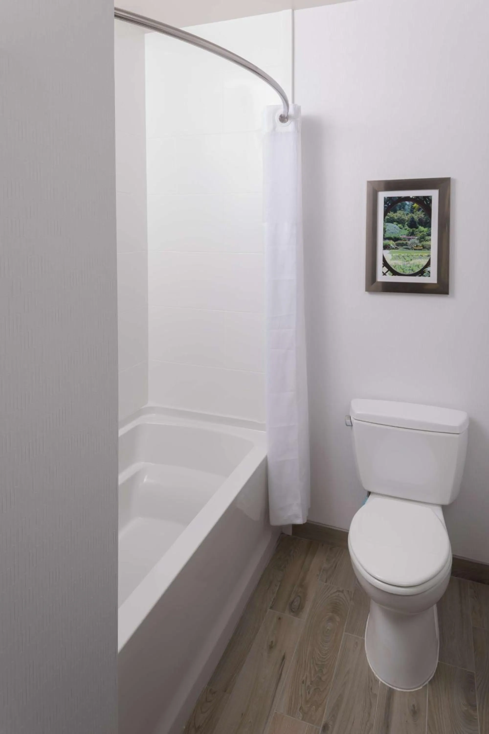 Bed in Hampton Inn & Suites-Asheville Biltmore Village, NC