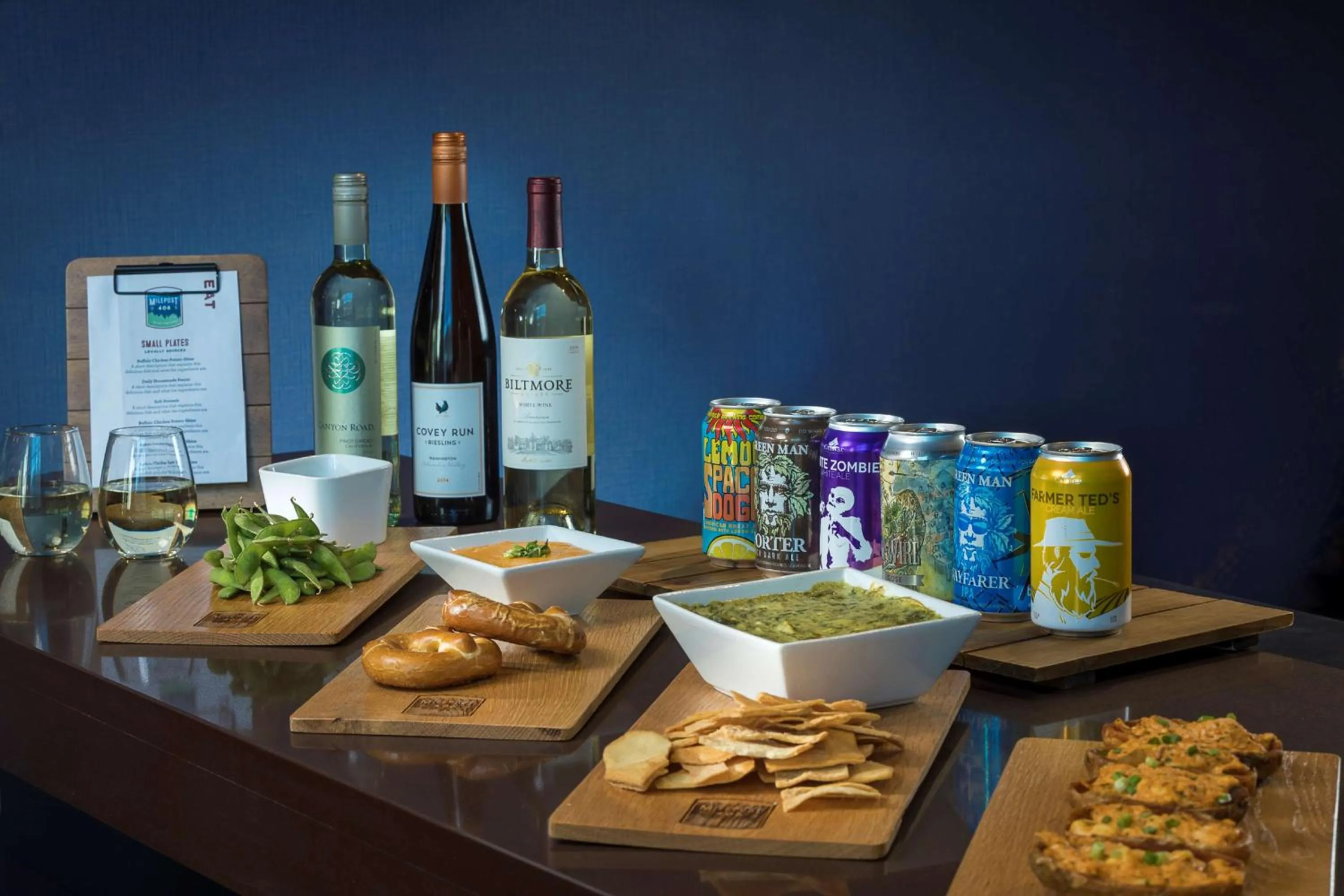 Dining area in Hampton Inn & Suites-Asheville Biltmore Village, NC