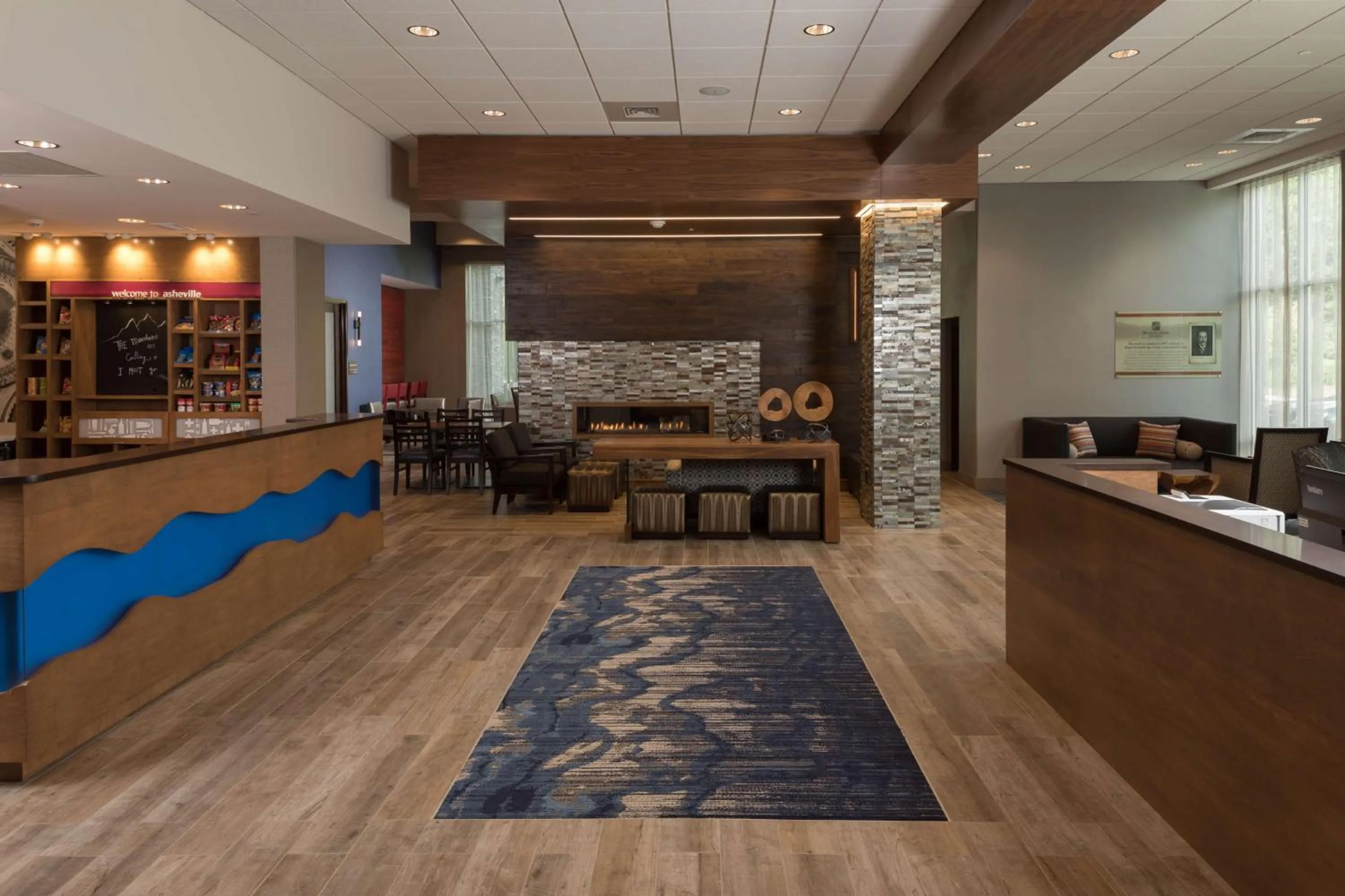 Lobby or reception in Hampton Inn & Suites-Asheville Biltmore Village, NC