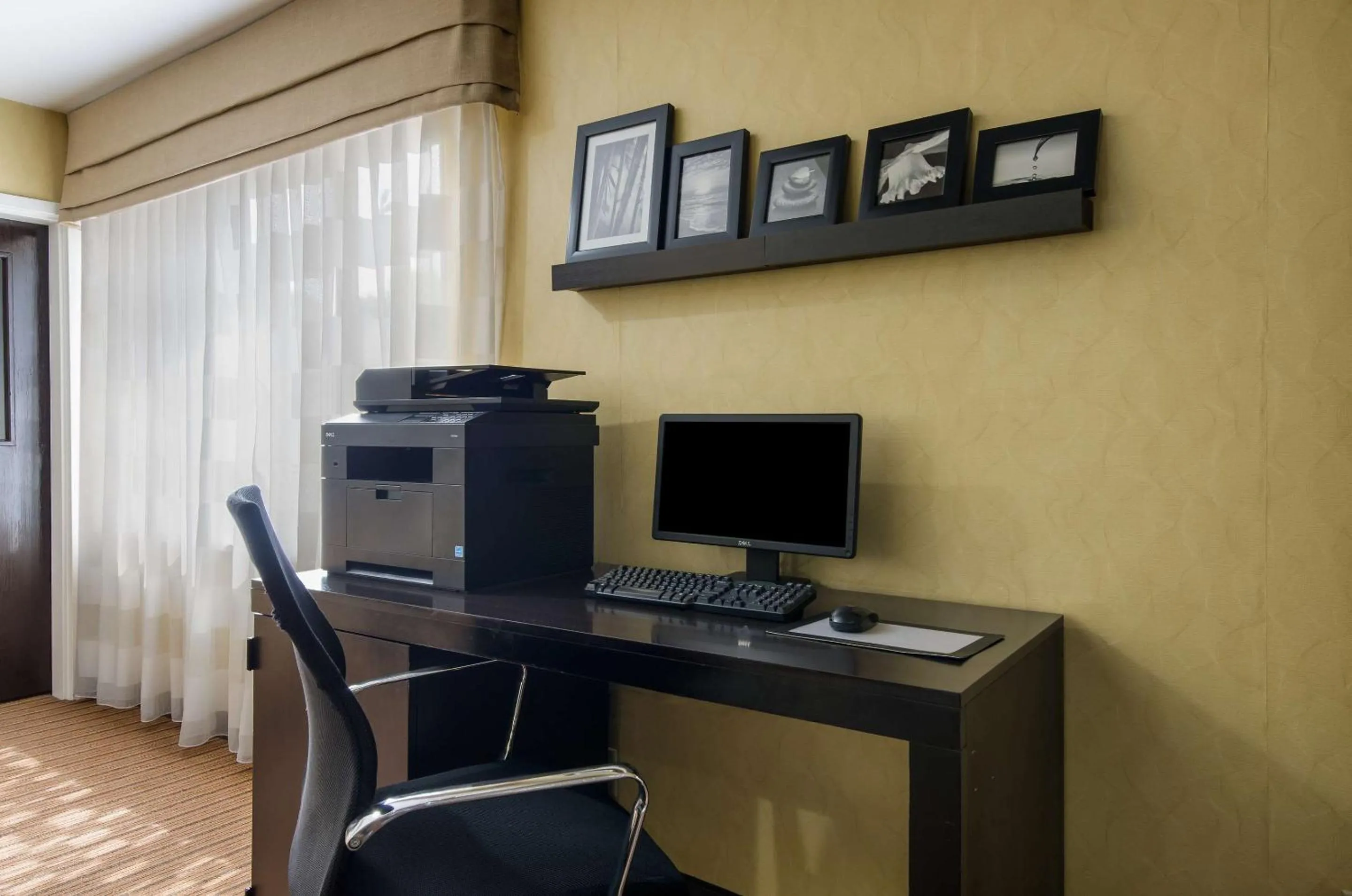 Business facilities in Sleep Inn Hanes Mall