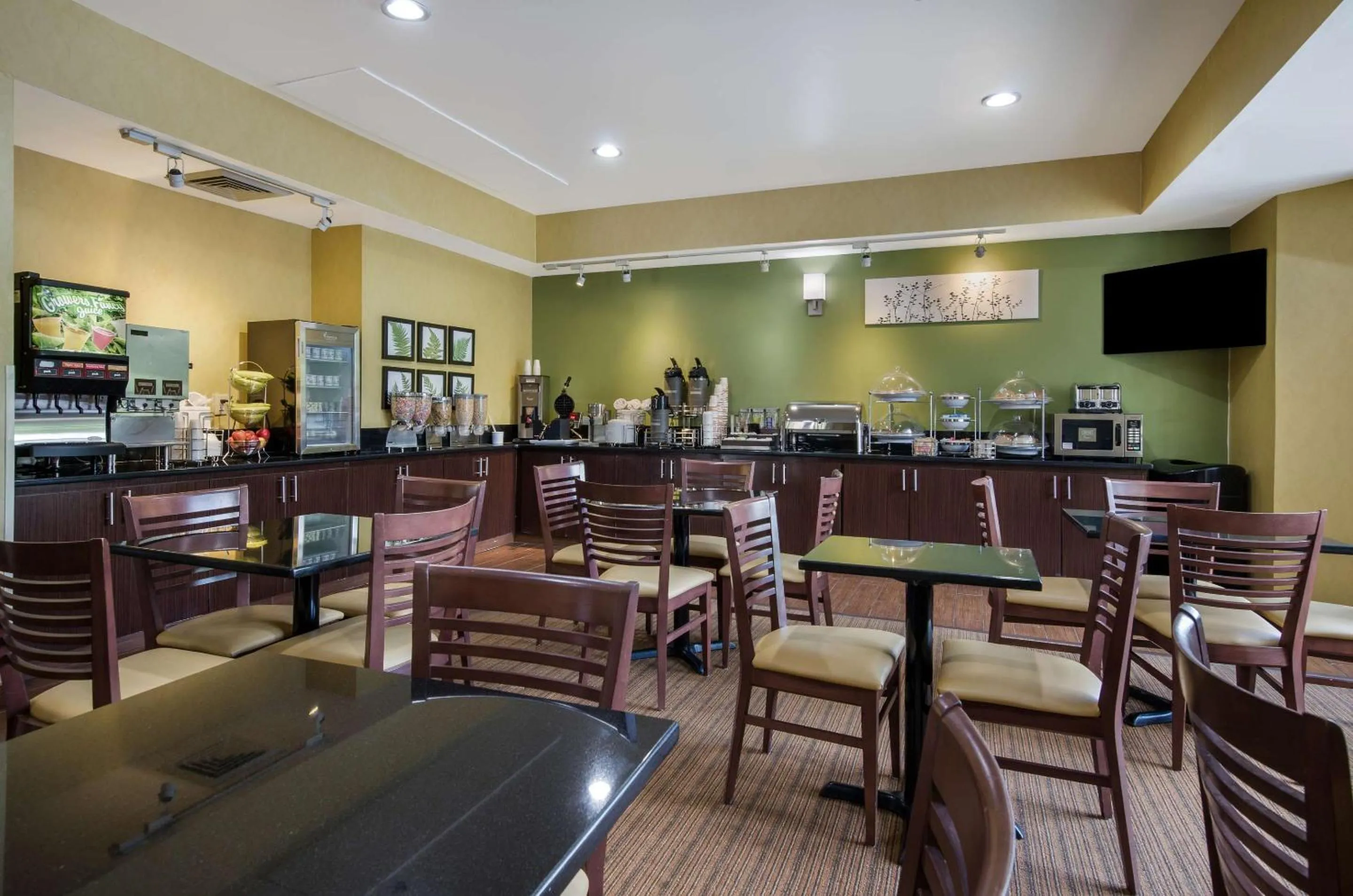 Breakfast in Sleep Inn Hanes Mall