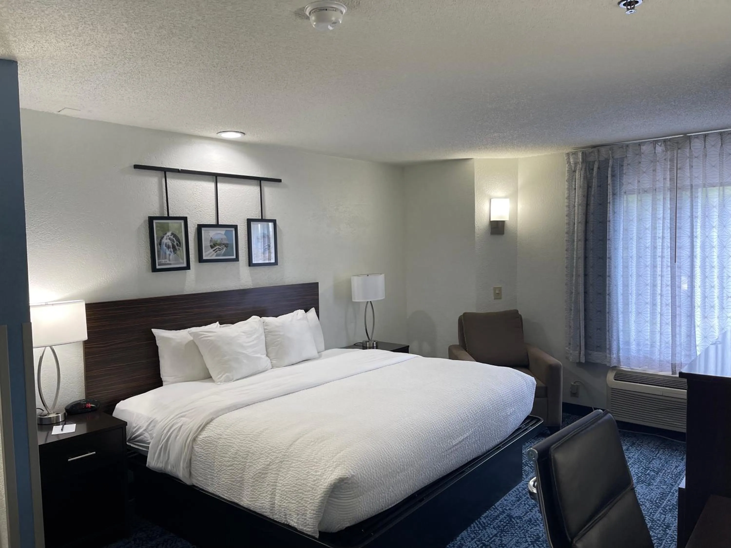 Bed in Sleep Inn Hanes Mall