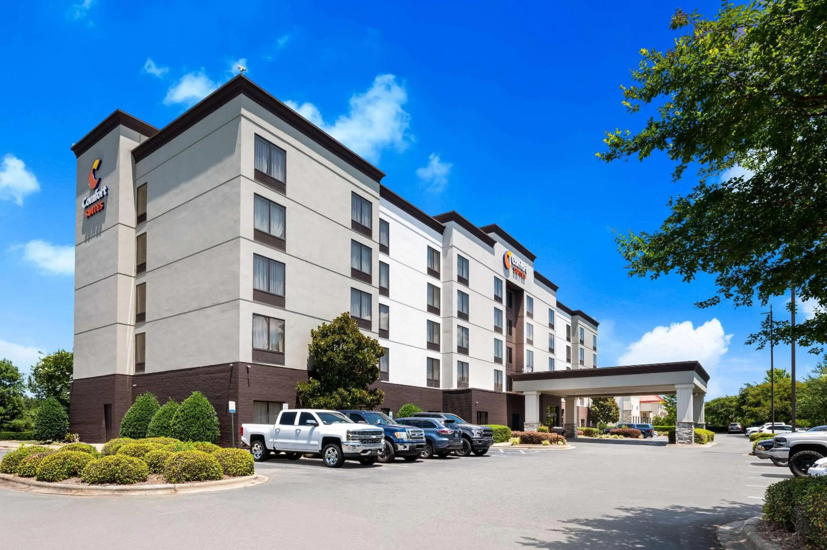 Property building in Comfort Suites Northlake