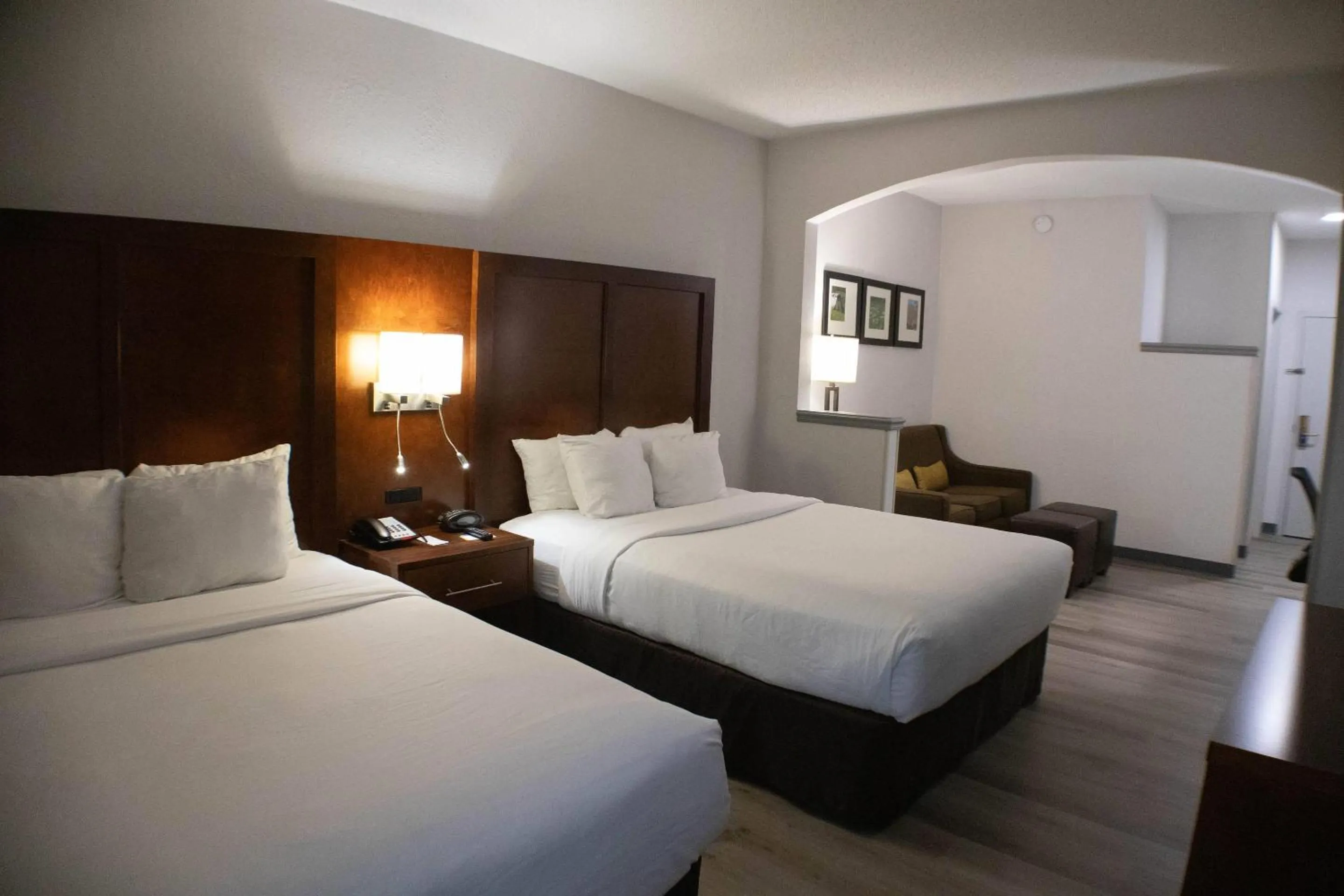 Bedroom, Bed in Comfort Suites Salisbury I-85