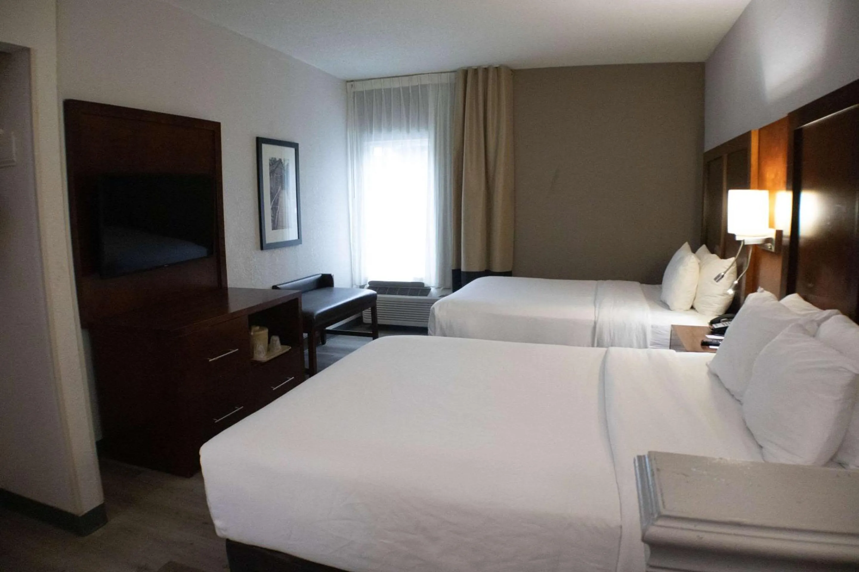 Bedroom, Bed in Comfort Suites Salisbury I-85