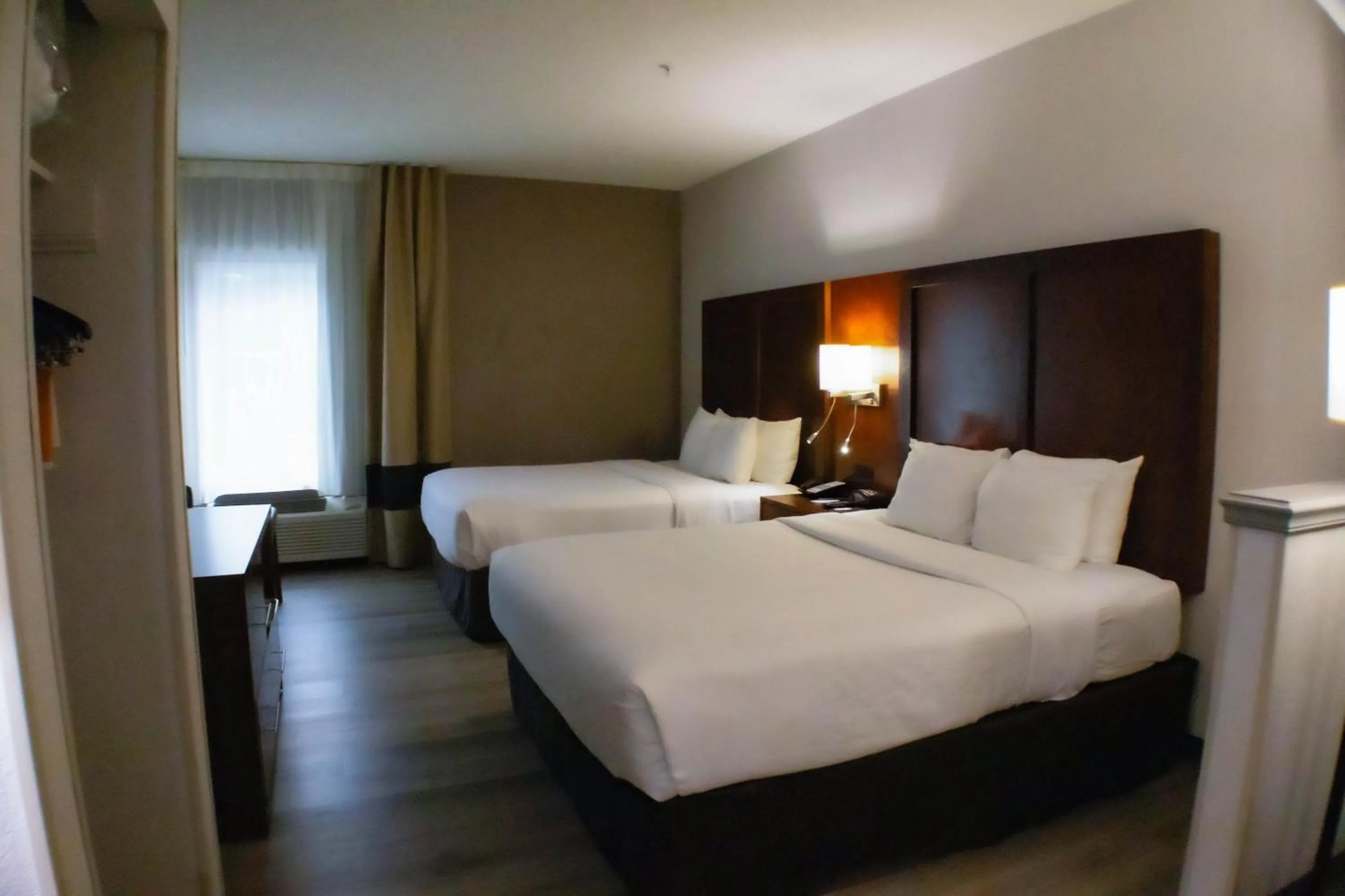 Bedroom, Bed in Comfort Suites Salisbury I-85