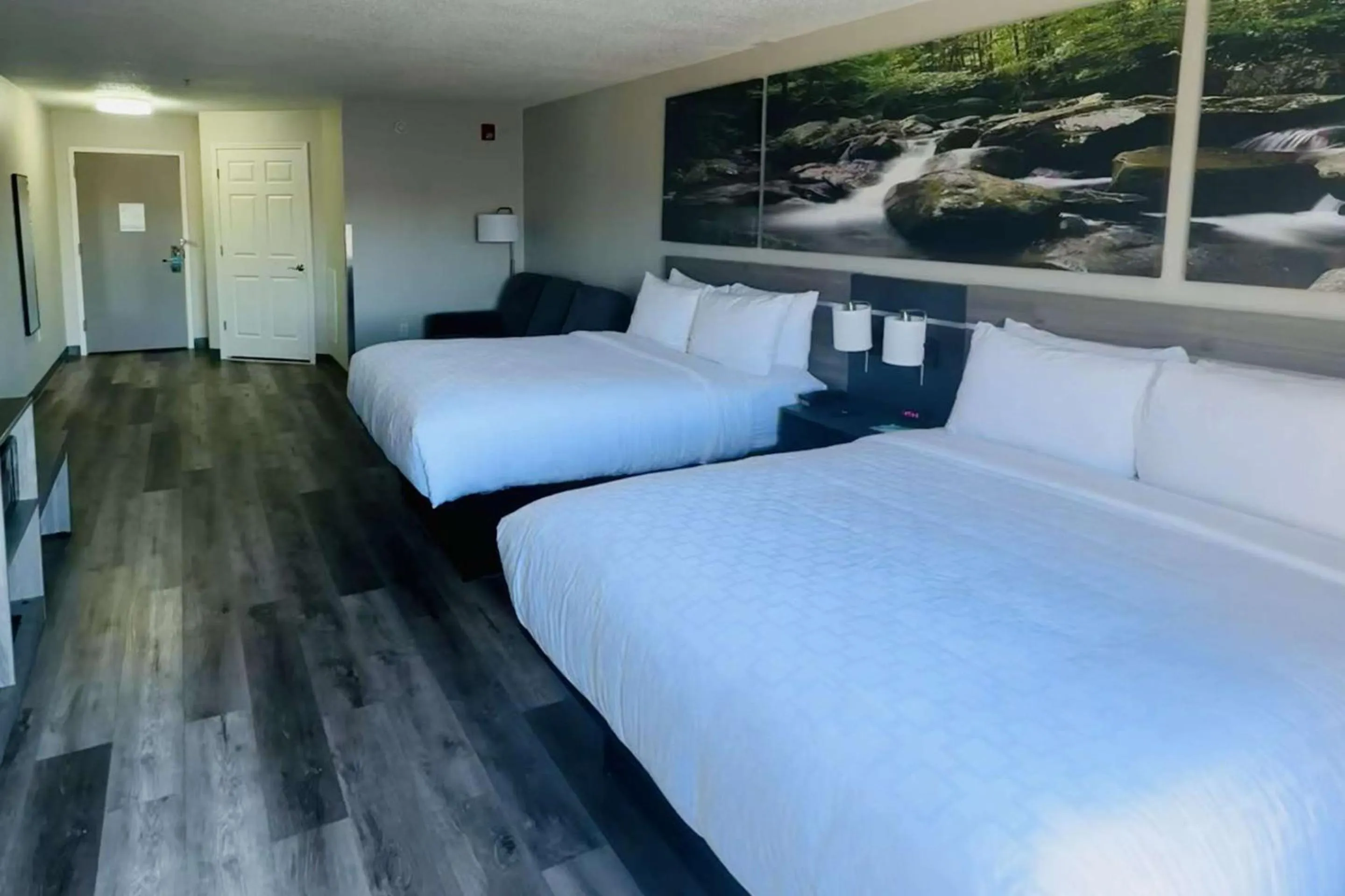 Bedroom, Bed in Clarion Pointe Albemarle