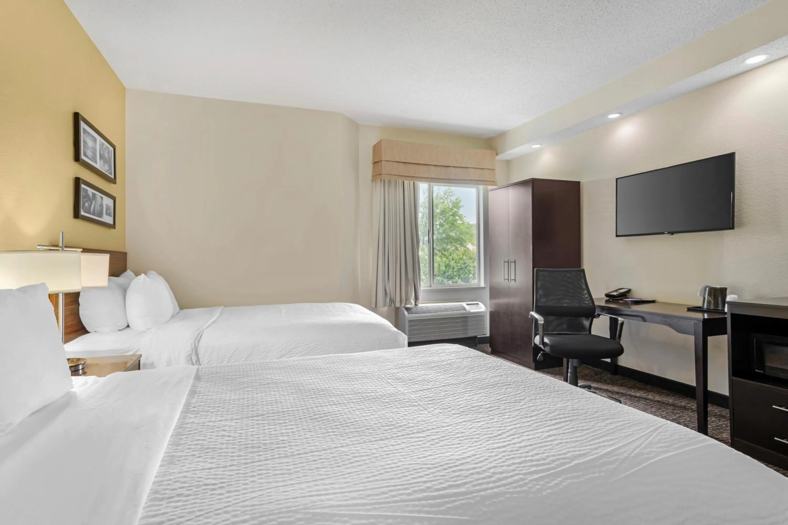 Bedroom, Bed in Sleep Inn & Suites at Concord Mills