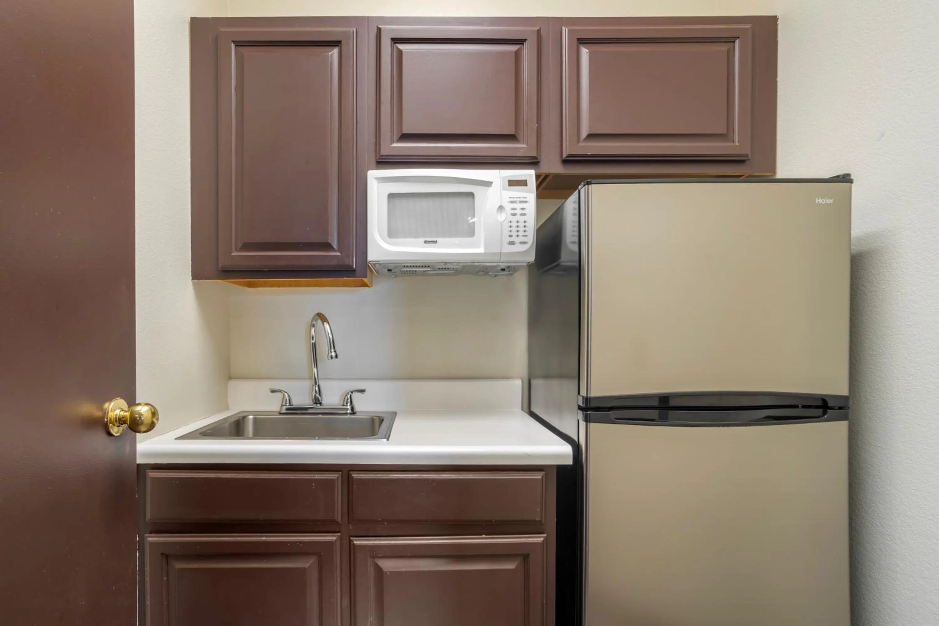 Kitchen or kitchenette in Sleep Inn & Suites at Concord Mills