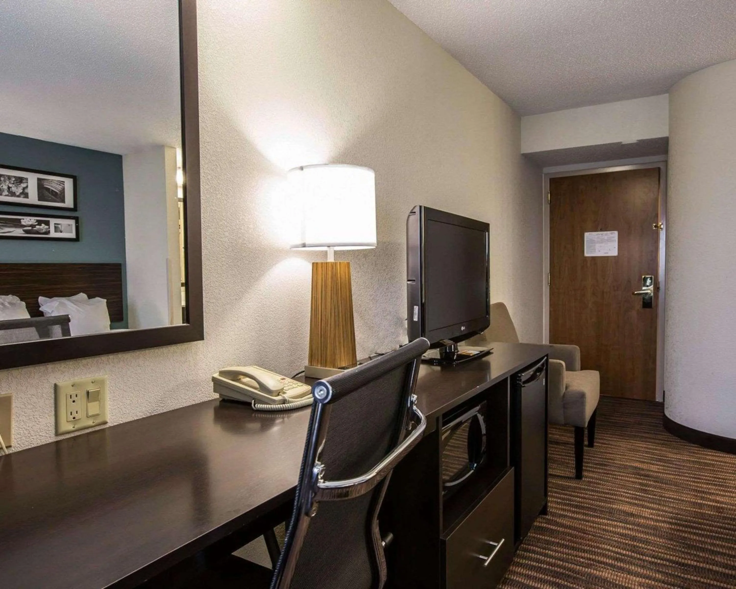 Bedroom in Sleep Inn Greensboro Airport