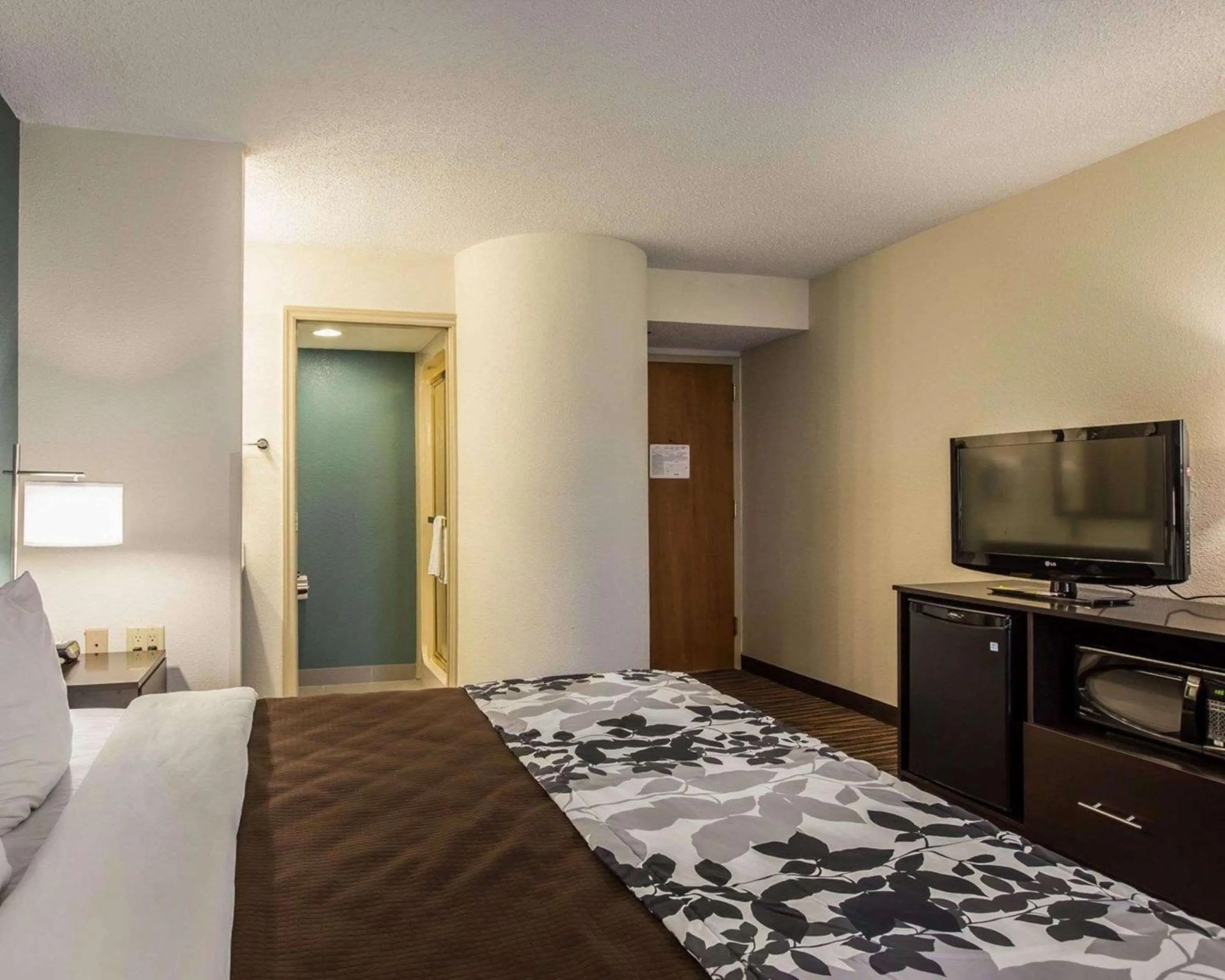 Bedroom, Bed in Sleep Inn Greensboro Airport