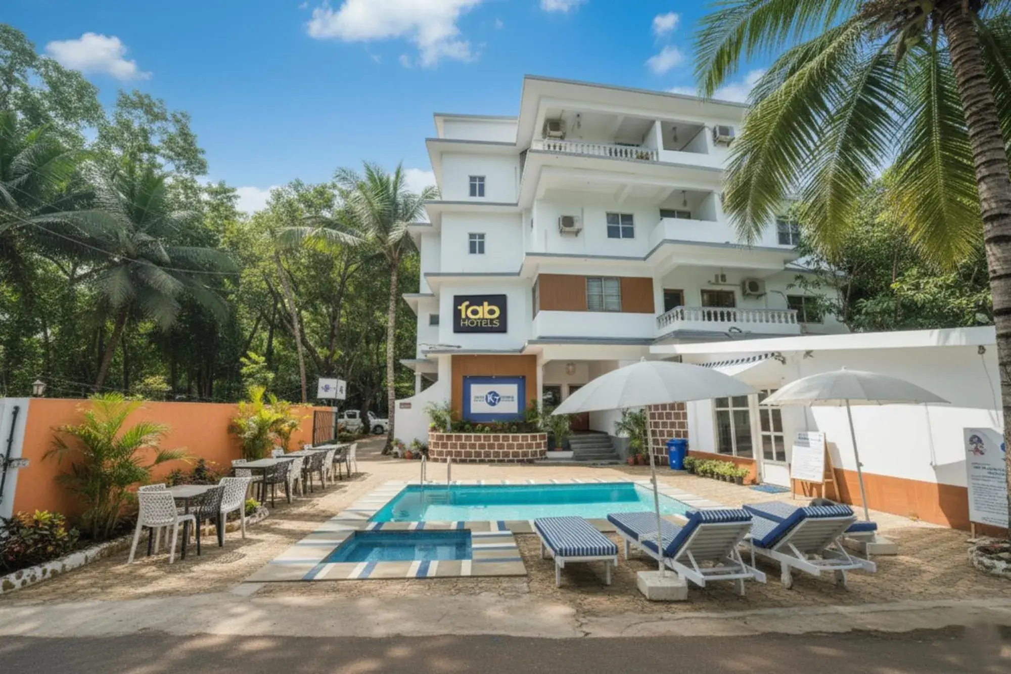 Facade/entrance in FabHotel K7 Trends - Nr Calangute Beach Facade/entrance in FabHotel K7 Trends - Nr Calangute Beach