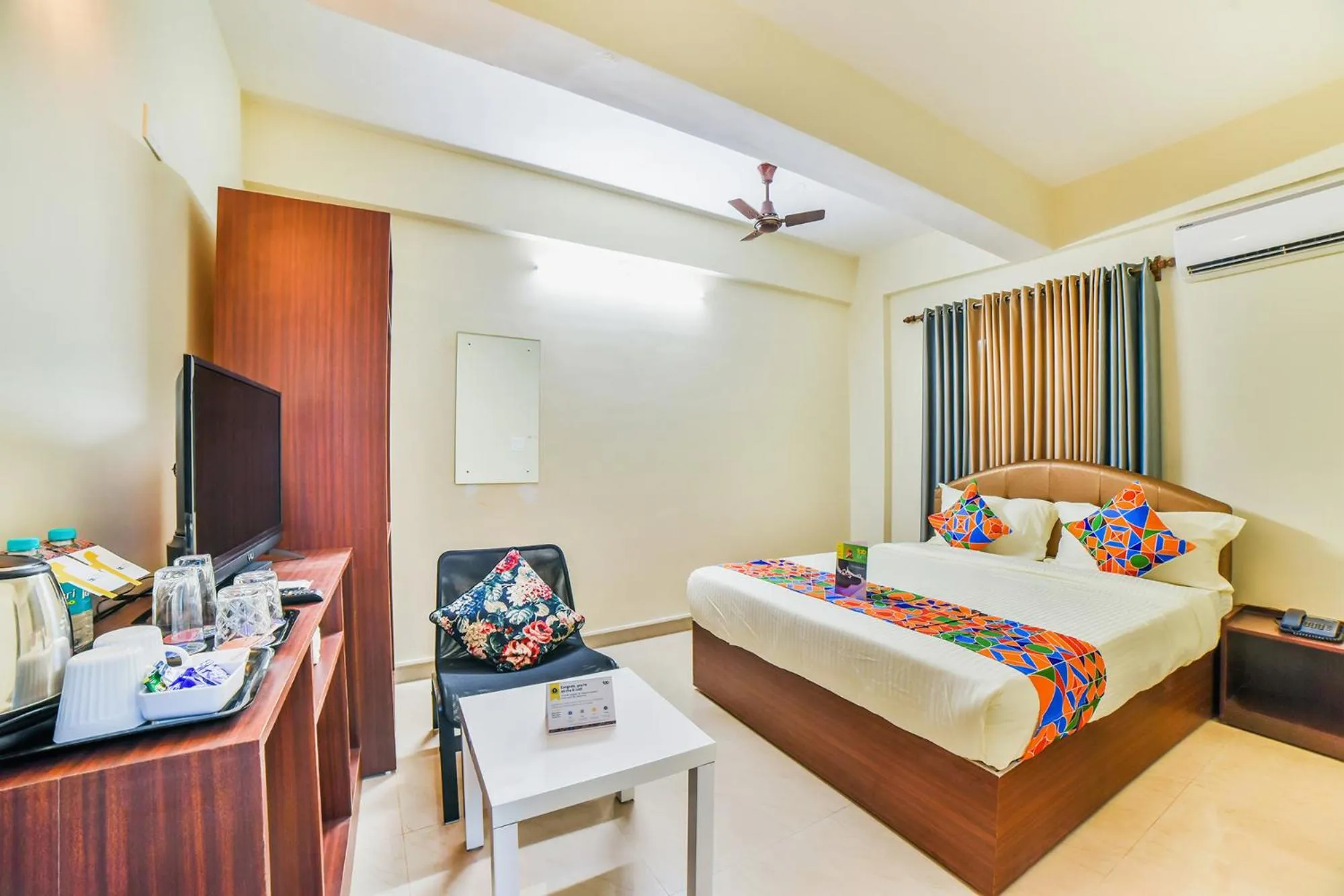 TV and multimedia, Bed in FabHotel K7 Trends With Pool, Calangute Beach