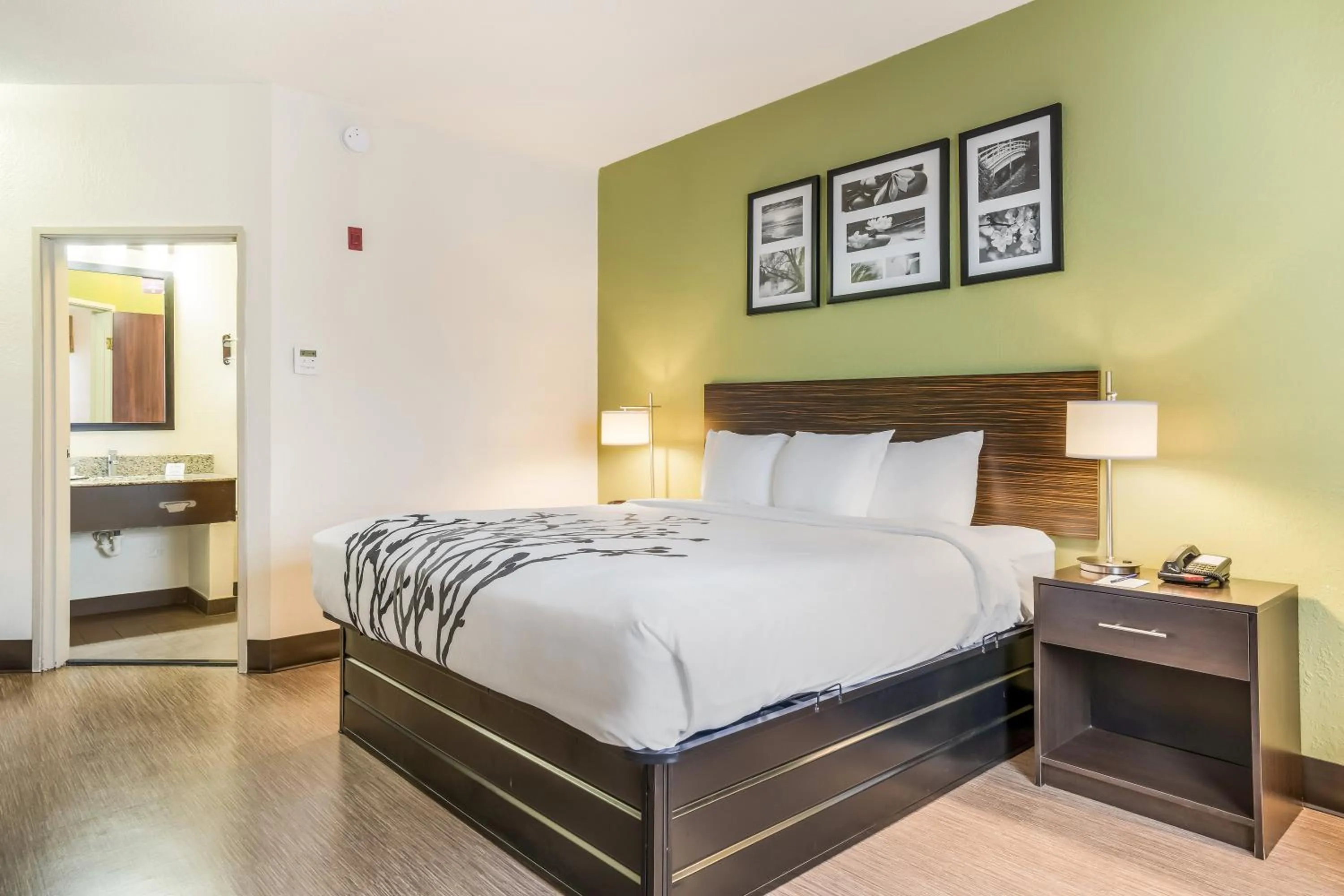 Bedroom, Bed in Sleep Inn & Suites Jacksonville near Camp Lejeune