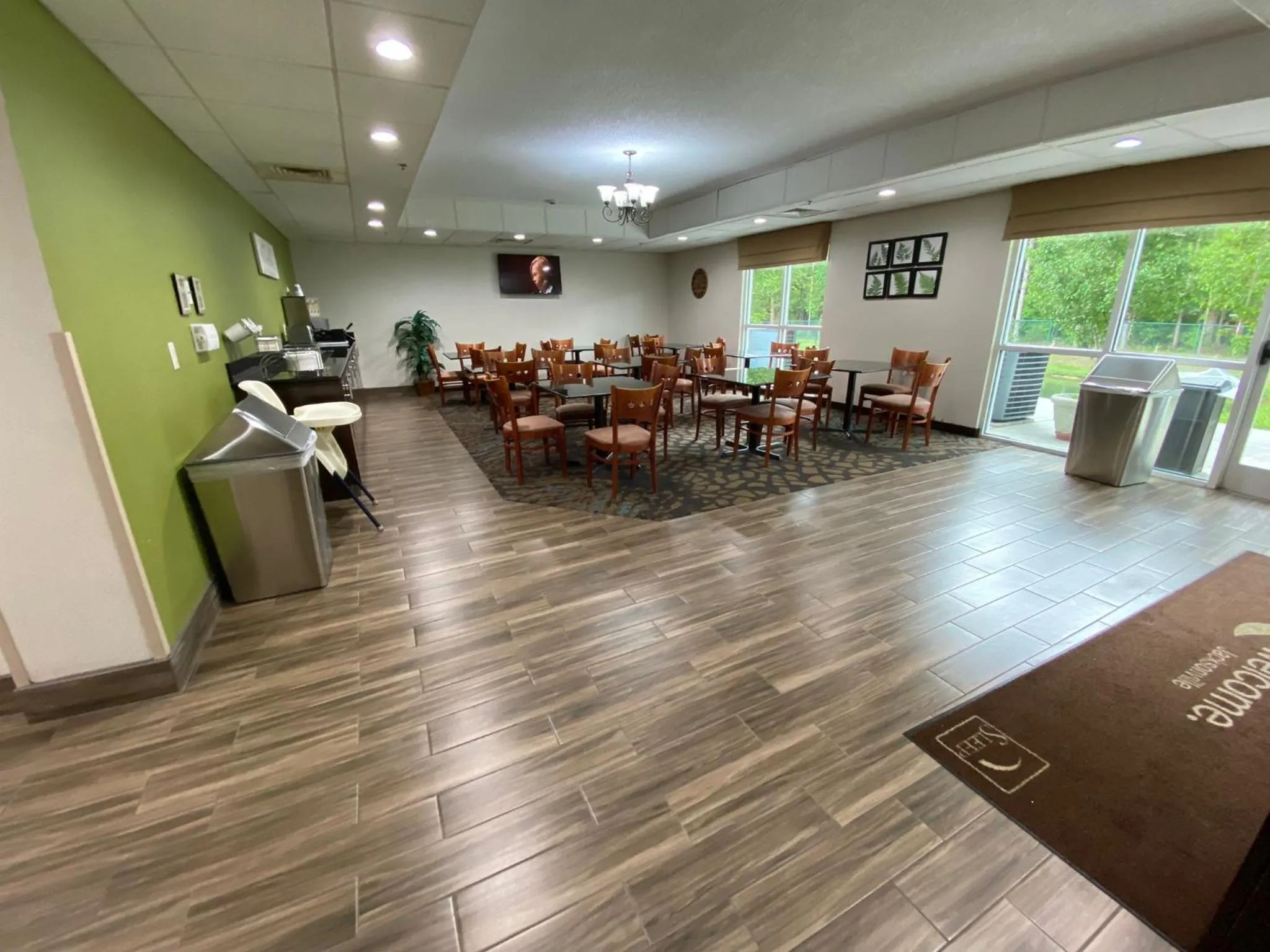 Breakfast in Sleep Inn & Suites Jacksonville near Camp Lejeune