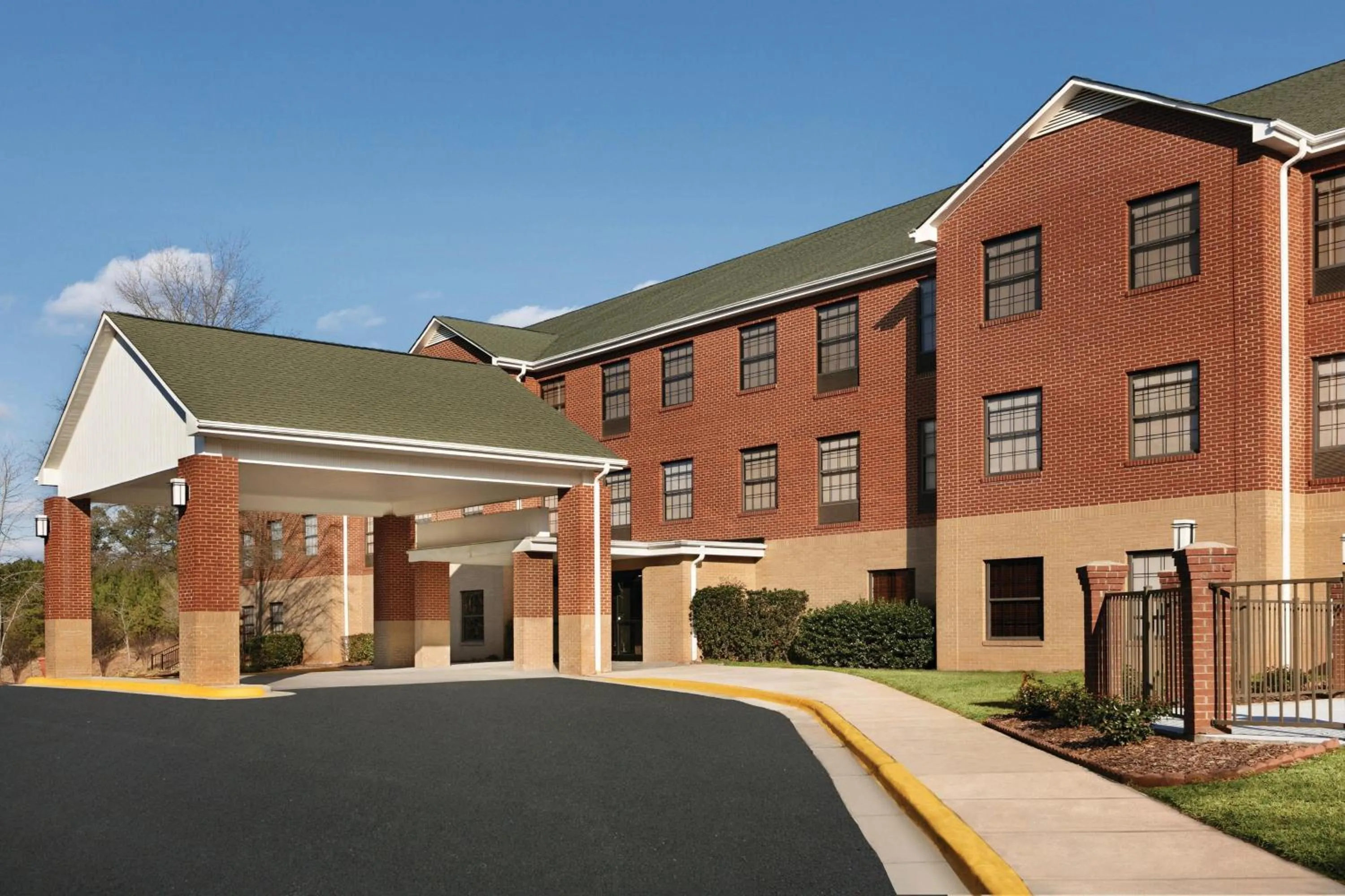 Property building in Four Points by Sheraton Raleigh Arena