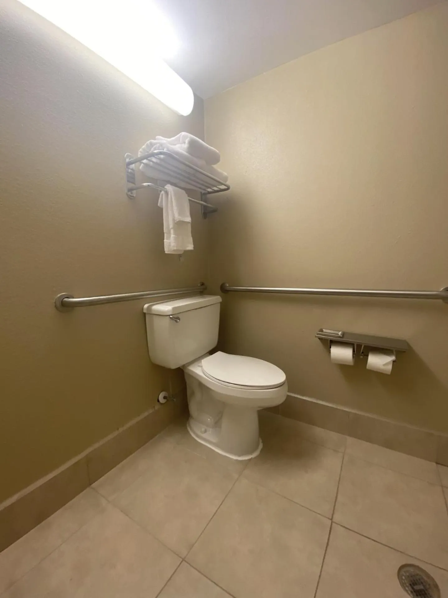 Bathroom in Comfort Suites Concord Mills