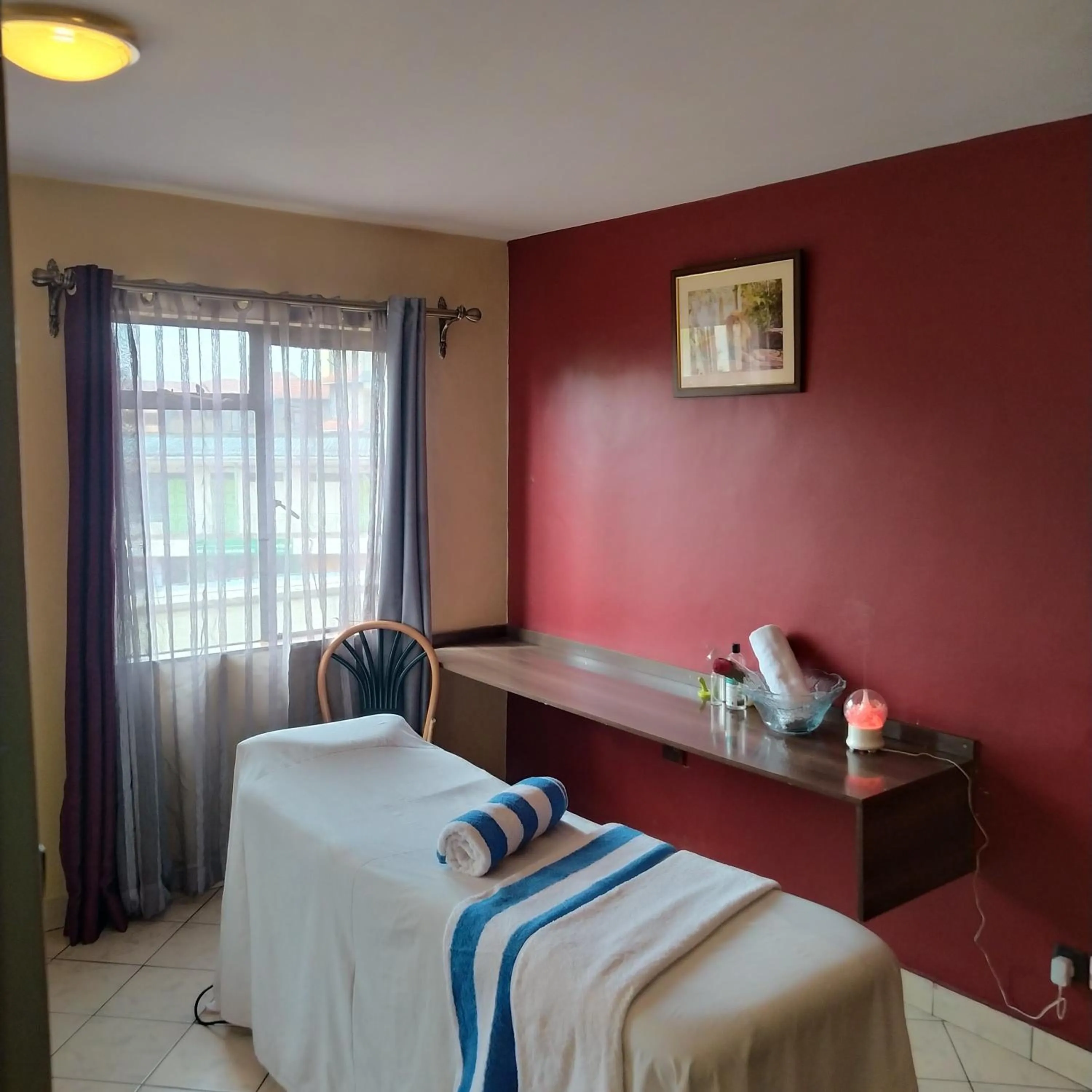 Spa and wellness centre/facilities, Bed in Plus254 Hotel