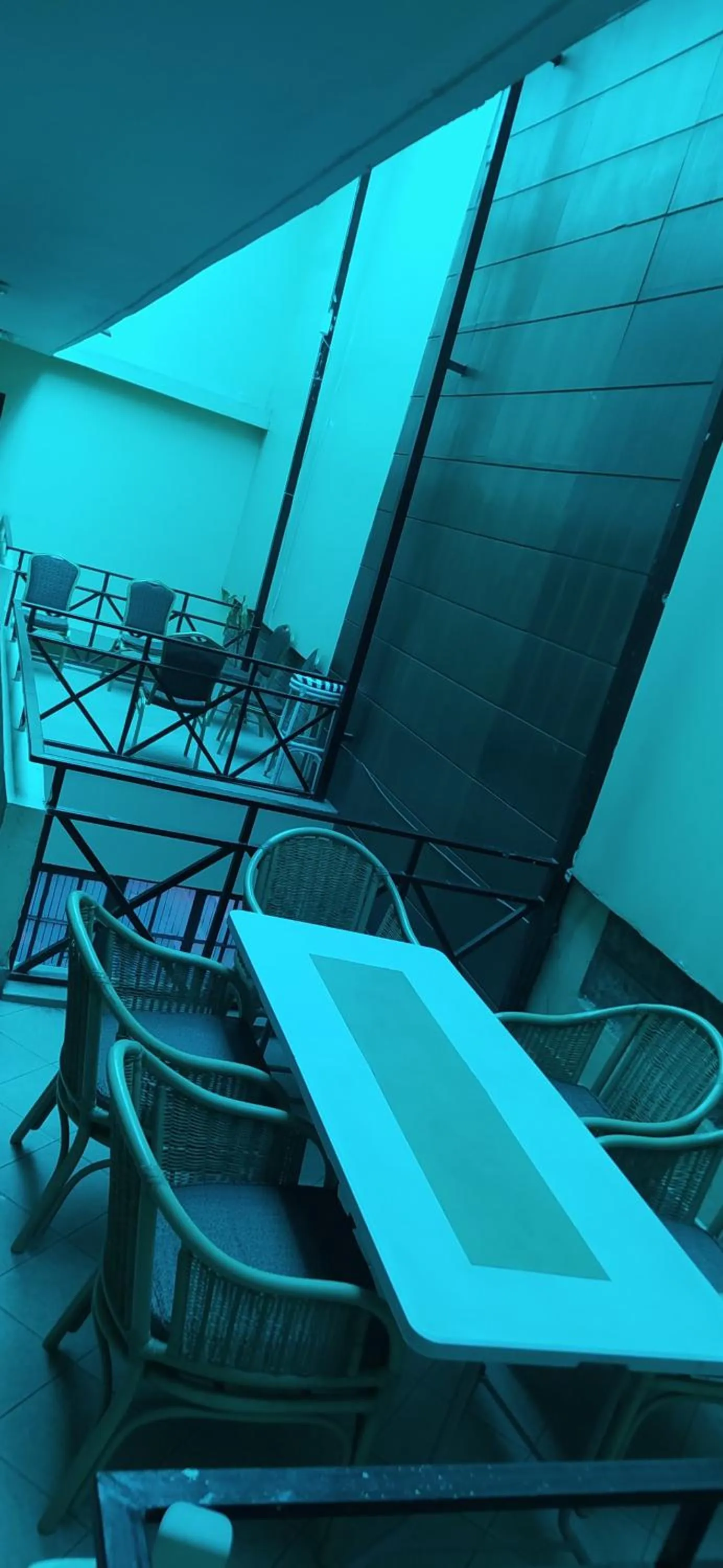 Restaurant/places to eat in Plus254 Hotel