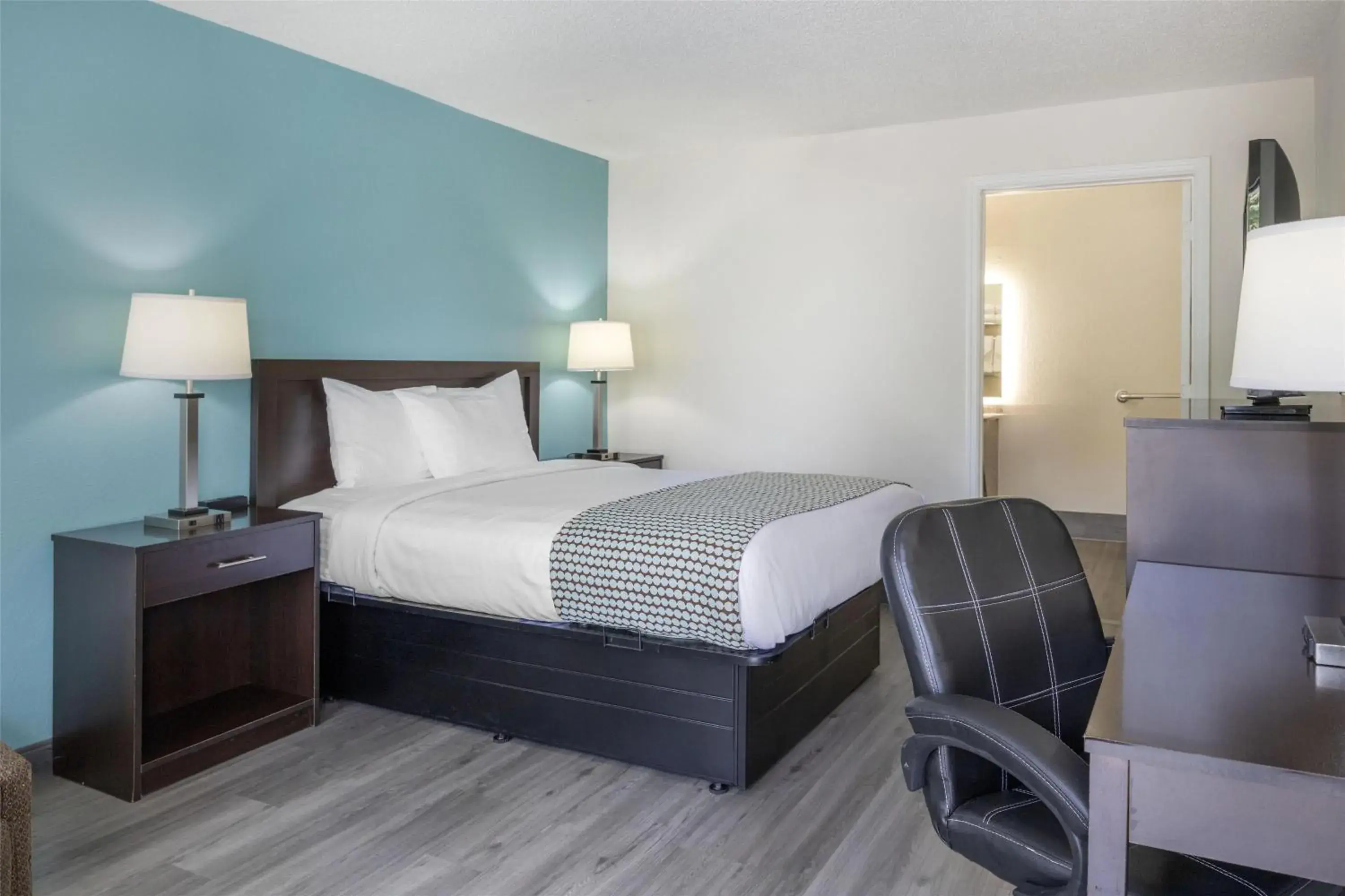 Bedroom, Bed in SureStay Plus Hotel by Best Western Asheboro Bedroom, Bed in SureStay Plus Hotel by Best Western Asheboro
