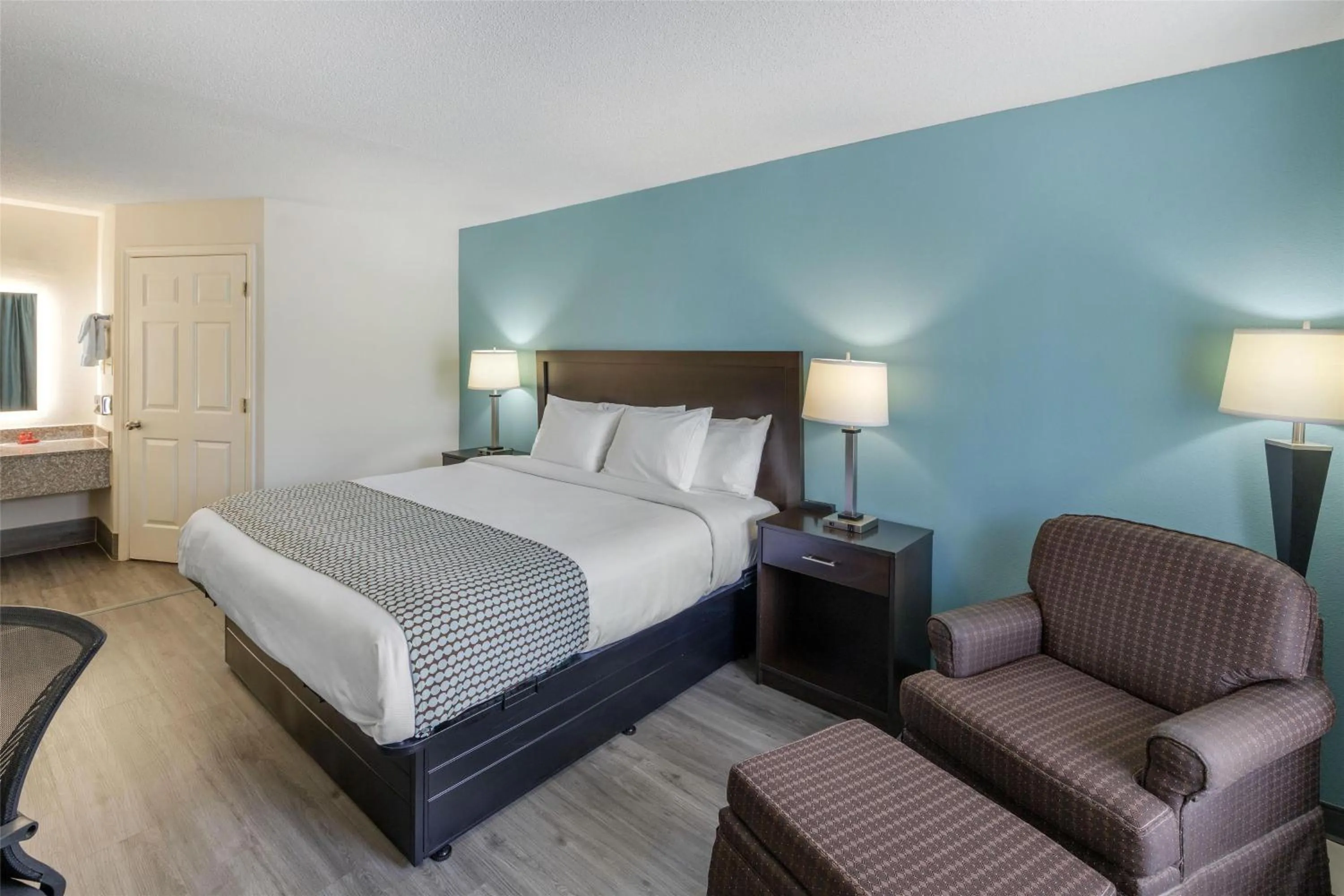 Bedroom, Bed in SureStay Plus Hotel by Best Western Asheboro